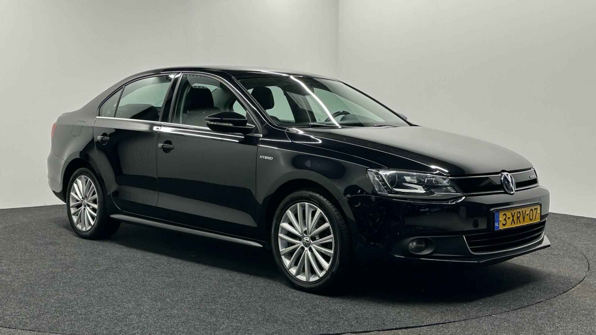 Volkswagen Jetta 1.4 TSI Hybrid Comfortline NAVI LM CRUISE - 4/40