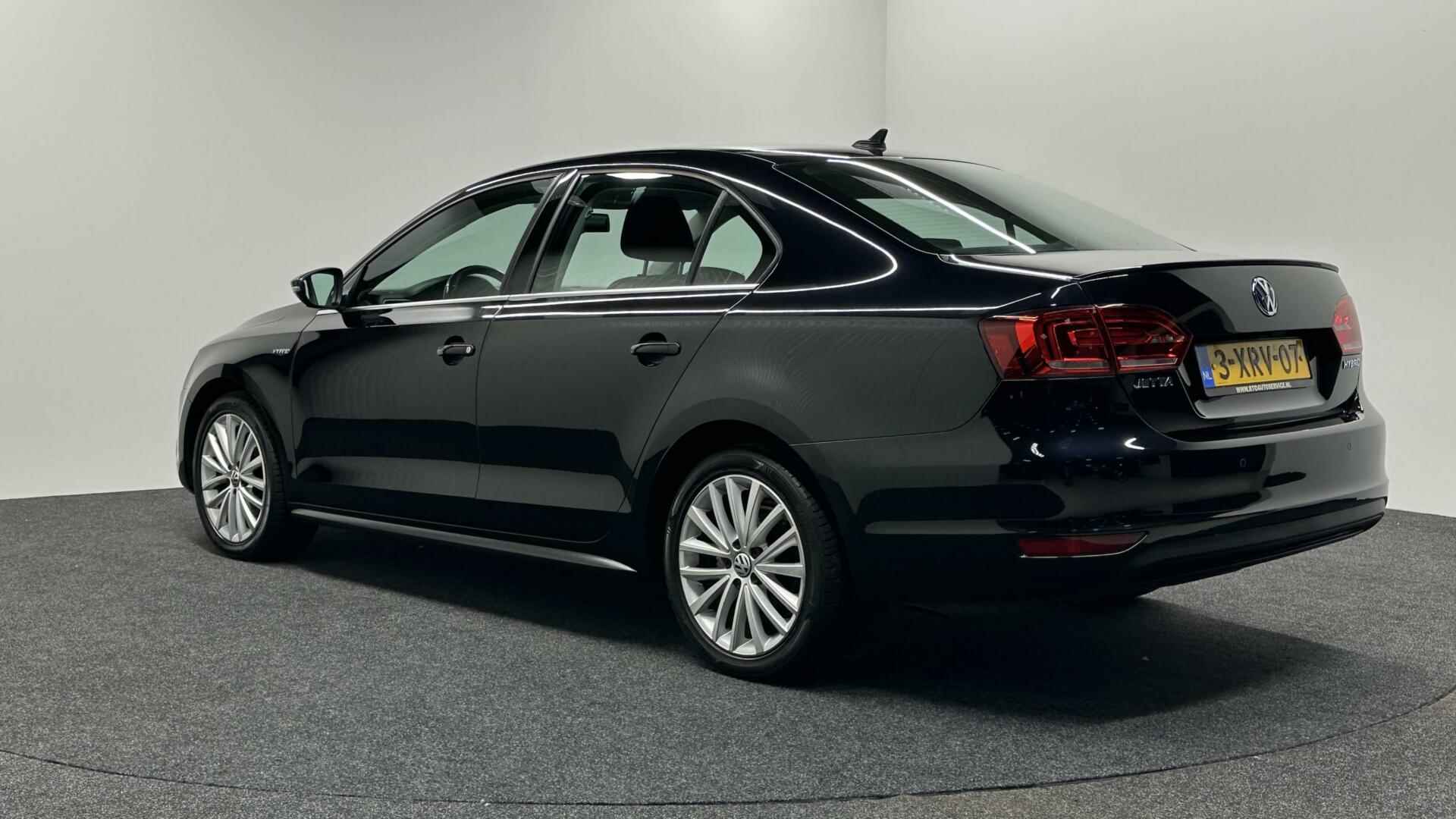 Volkswagen Jetta 1.4 TSI Hybrid Comfortline NAVI LM CRUISE - 5/40