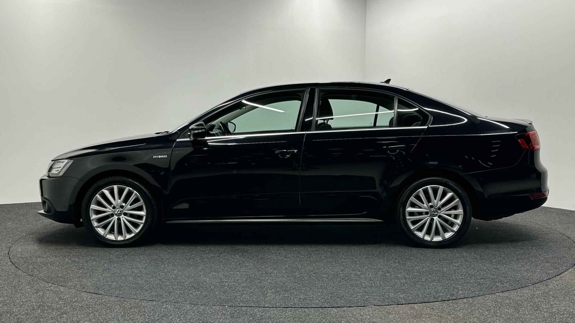 Volkswagen Jetta 1.4 TSI Hybrid Comfortline NAVI LM CRUISE - 9/40