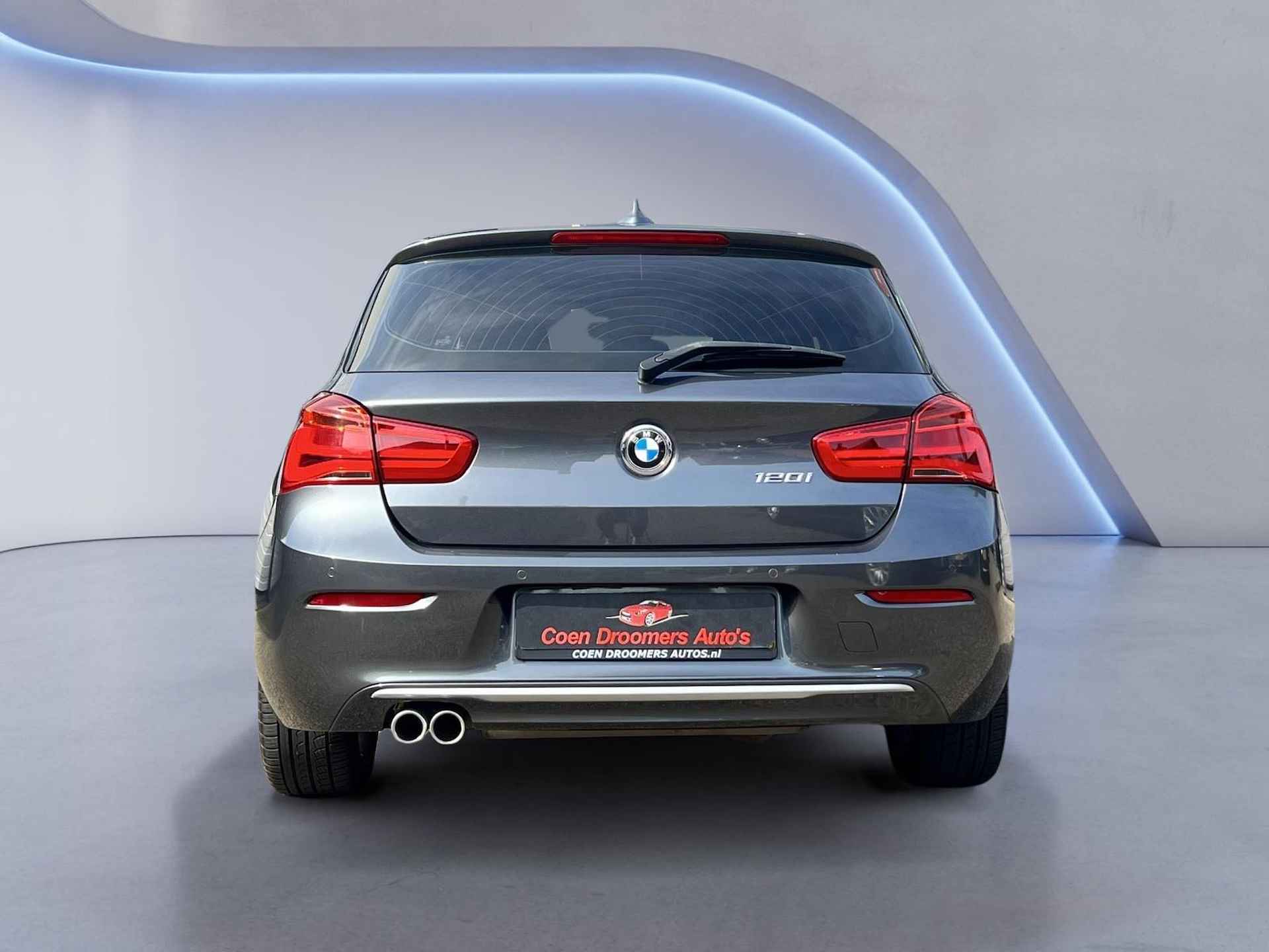 BMW 1-serie 120i Urban Line 184 PK Airconditioning, Isofix, Apple Carplay, Half lederen bekleding, USB/AUX, Cruise Control, 17'' Lichtmetalen velgen, Multifunctioneel stuurwiel, Bluetooth (MET GARANTIE*) - 6/31