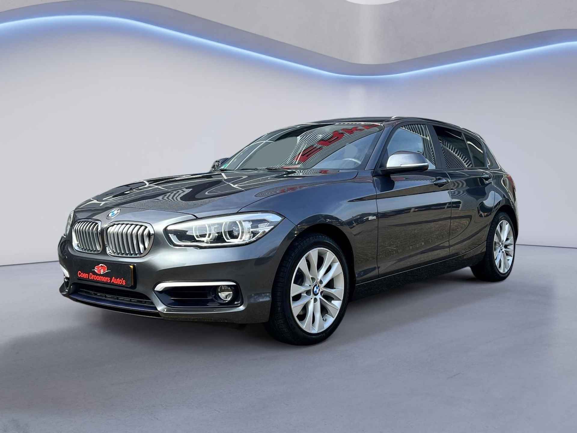 BMW 1-serie 120i Urban Line 184 PK Airconditioning, Isofix, Apple Carplay, Half lederen bekleding, USB/AUX, Cruise Control, 17'' Lichtmetalen velgen, Multifunctioneel stuurwiel, Bluetooth (MET GARANTIE*) - 31/31