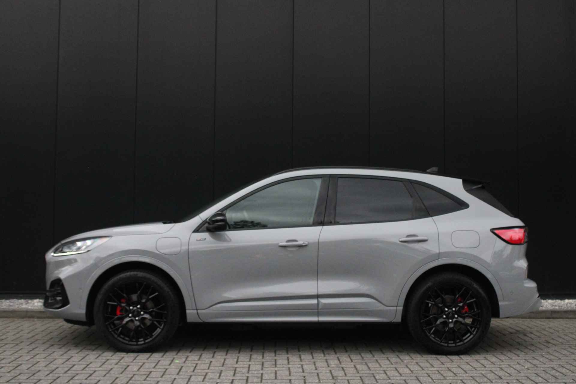 Ford Kuga 2.5 PHEV Graphite Tech Edition | 20'' | Panoramadak | 360 camera | AGR-stoelen | B&O | Head-up | Winter-pack | Adaptieve cruise - 3/49