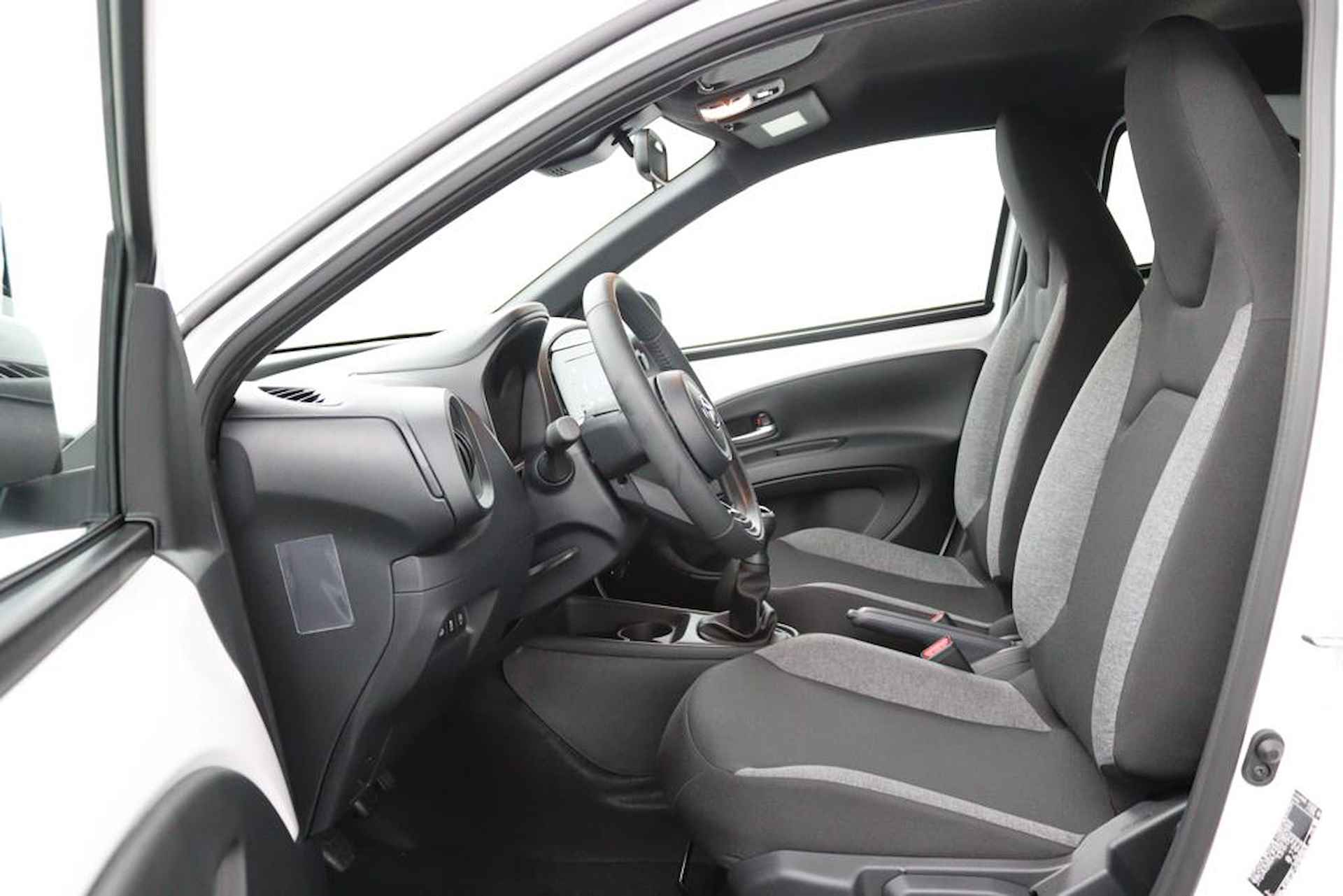 Toyota Aygo X 1.0 VVT-i MT play | Apple Carplay | Android Auto | Achteruitrijcamera | 10 Jaar Garantie | - 9/41