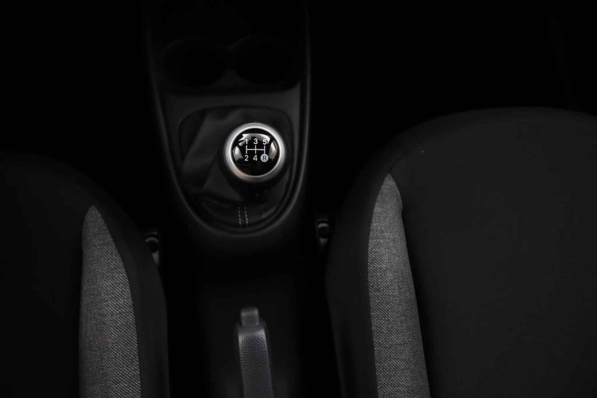 Toyota Aygo X 1.0 VVT-i MT play | Apple Carplay | Android Auto | Achteruitrijcamera | 10 Jaar Garantie | - 27/41