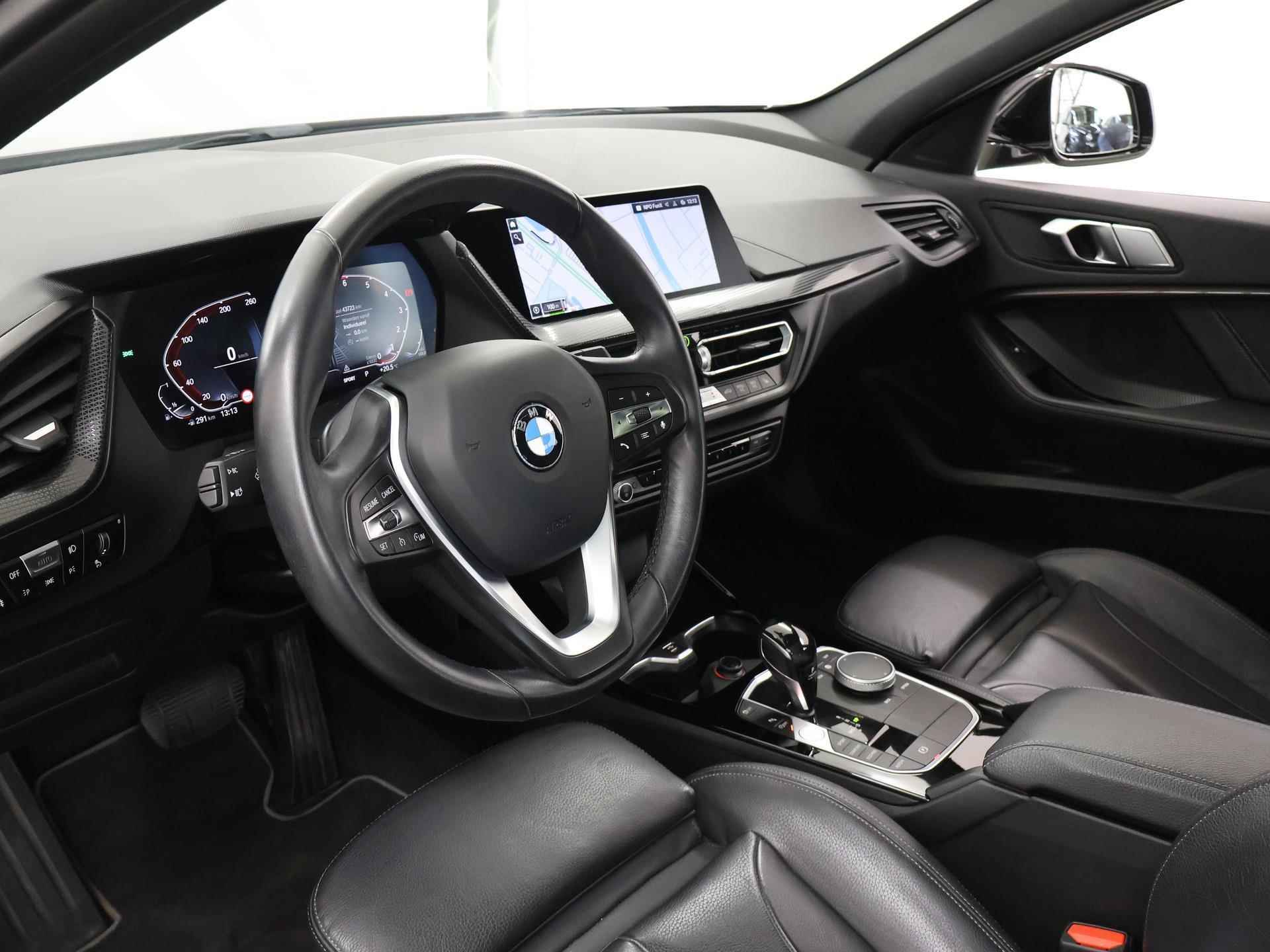 BMW 1-serie 118i High Executive | Panoramadak | Sportstoelen Leder | Virtual Cockpit | Stoelverwarming | Navigatie | Keyless go | - 8/45