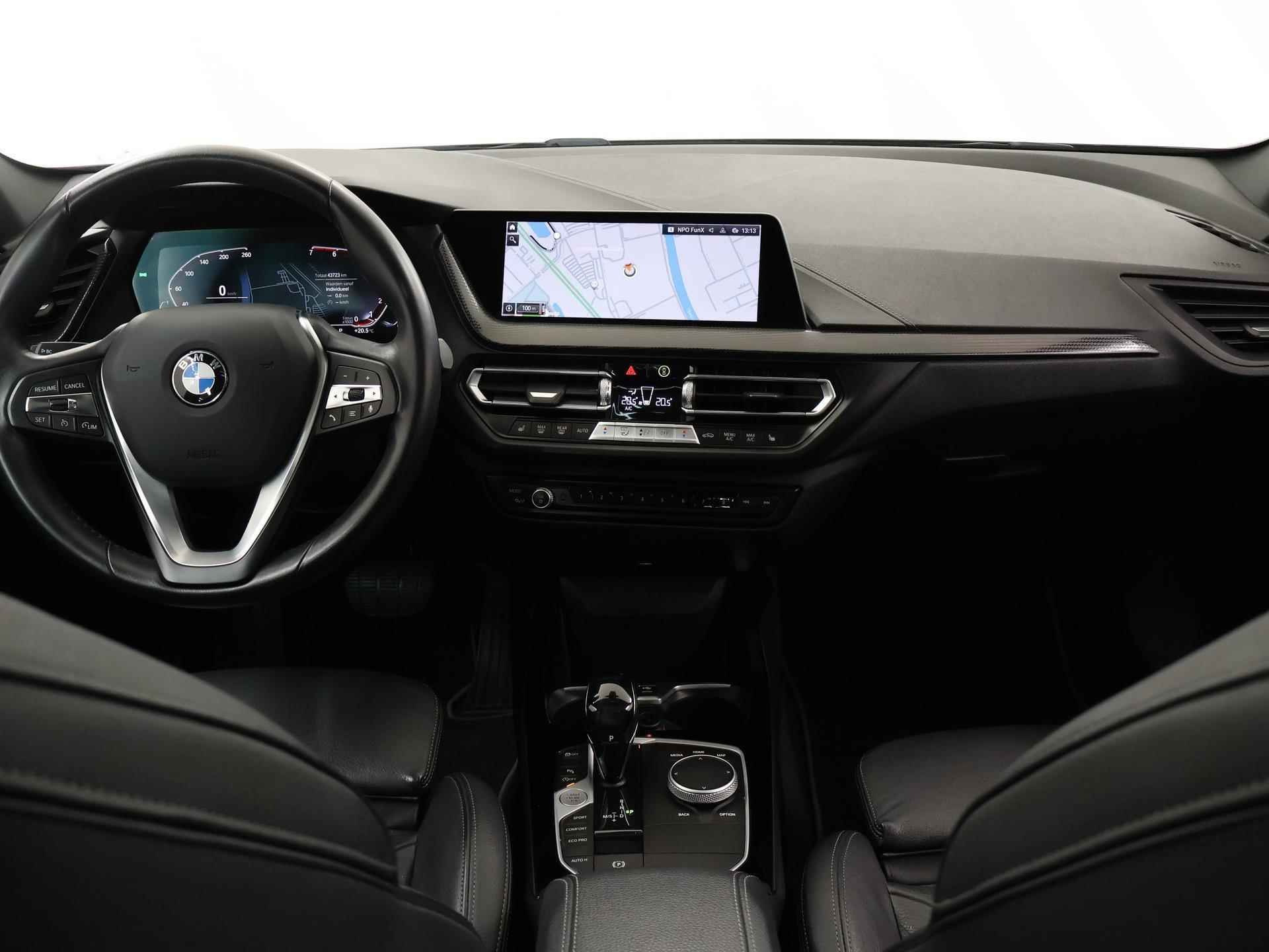 BMW 1-serie 118i High Executive | Panoramadak | Sportstoelen Leder | Virtual Cockpit | Stoelverwarming | Navigatie | Keyless go | - 9/45