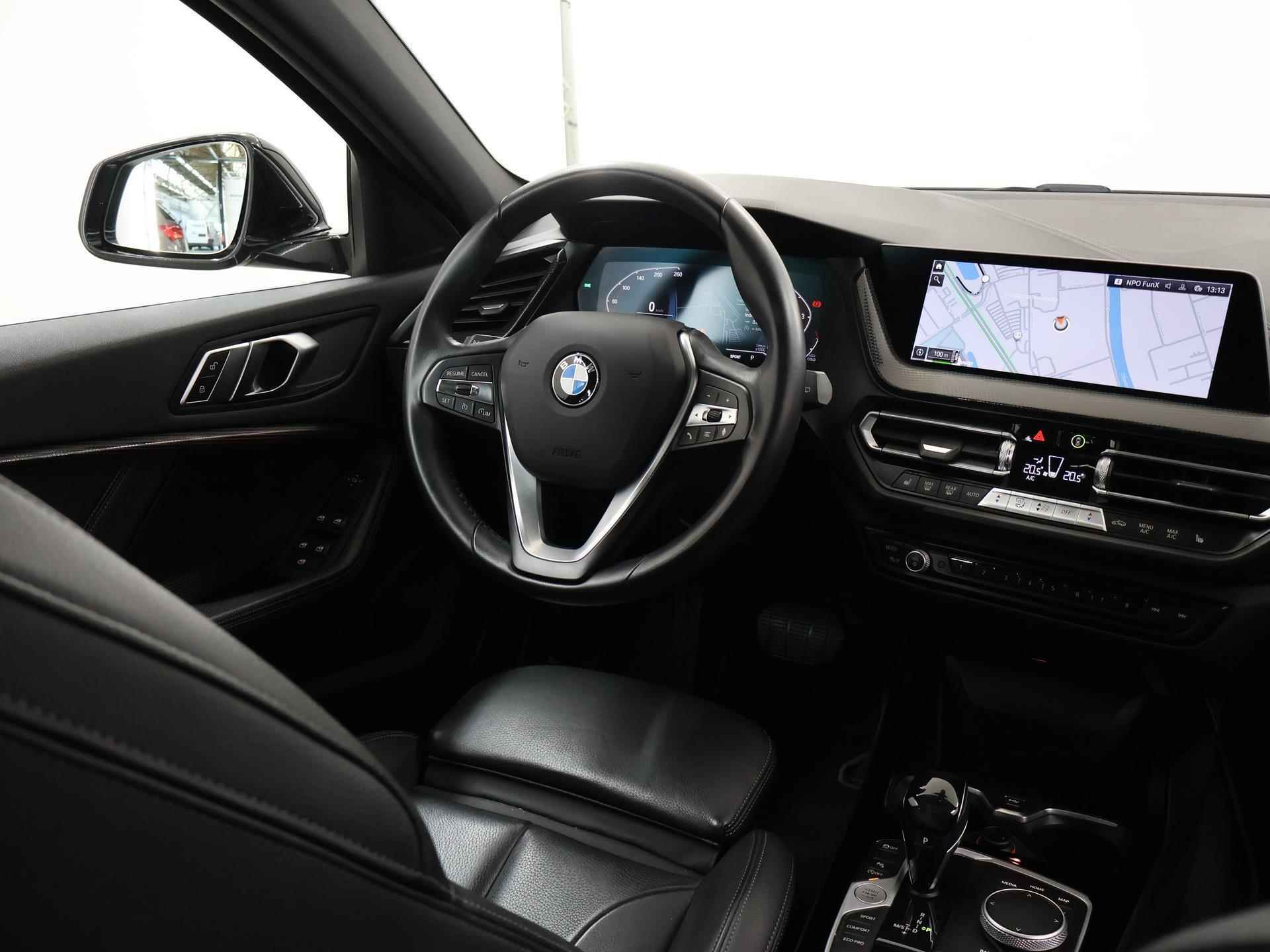 BMW 1-serie 118i High Executive | Panoramadak | Sportstoelen Leder | Virtual Cockpit | Stoelverwarming | Navigatie | Keyless go | - 10/45