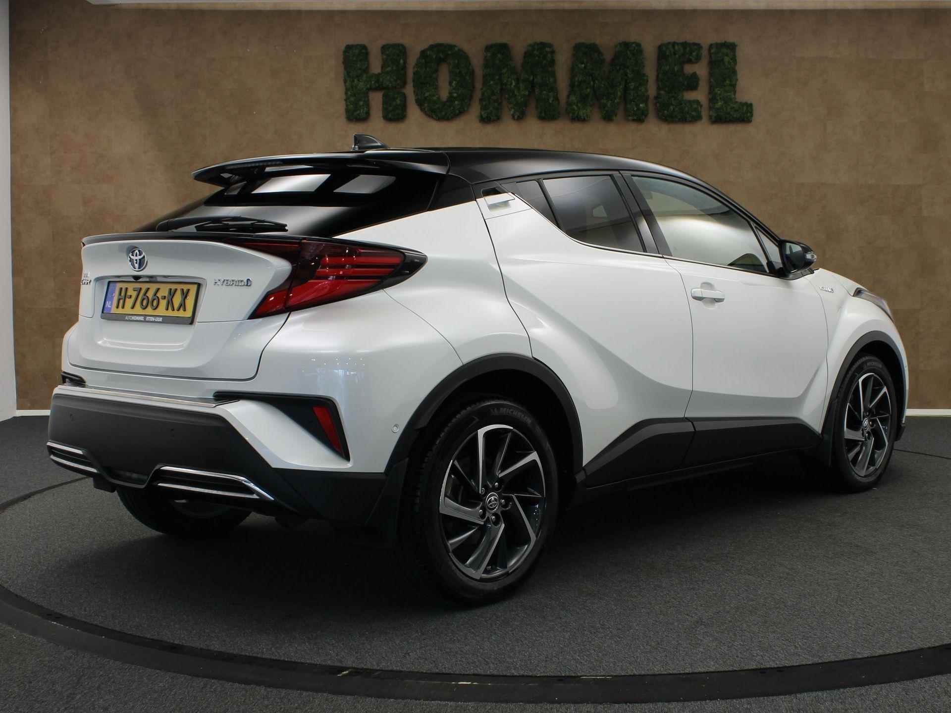 Toyota C-HR 2.0 Hybrid Bi-Tone  - ORIGINEEL NEDERLANDSE AUTO - NAVIGATIE - 18 INCH LICHT METALEN VELGEN - JBL AUDIO - DODEHOEK DETECTIE - PARKEERSENSOREN VOOR EN ACHTER - TWO TONE LAK - VOORSTOELEN VERWARMD - KEYLESS ENTRY/ START - ADAPTIEVE CRUISE CONTROL - 2/38