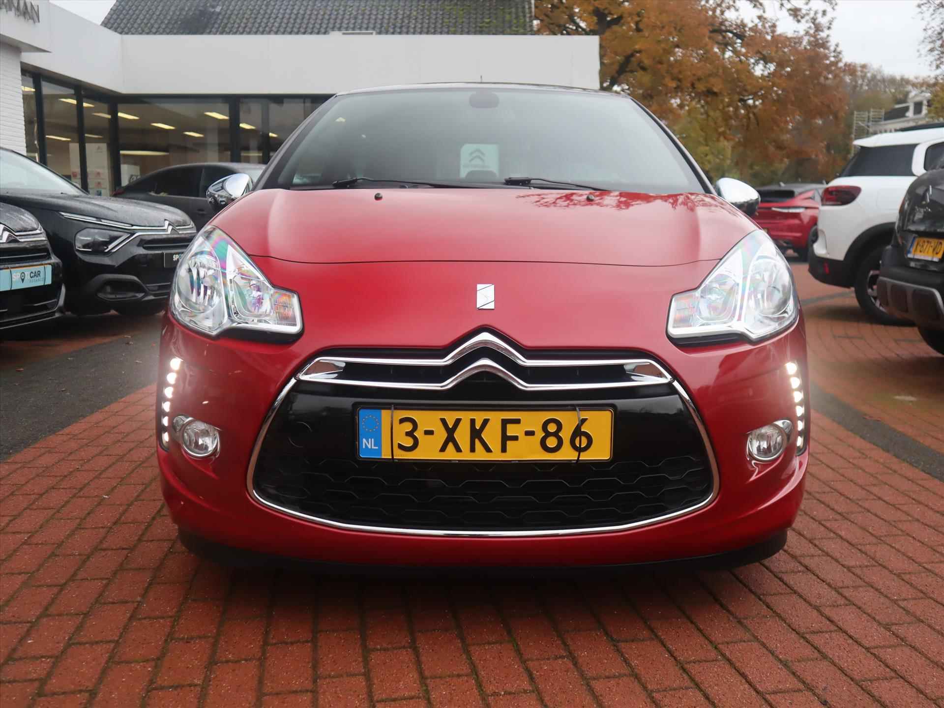 Citroen DS3 PureTech 82PK ETG5 Automaat So Chic, Rijklaarprijs | Navigatie | Parkeersensoren | Two Tone - 50/65