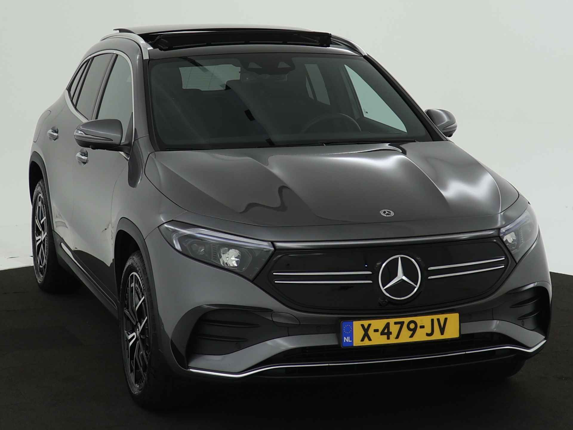 Mercedes-Benz EQA 250+ 71 kWh AMG Sportpakket | Panoramaschuifdak | Alarm | Dode Hoek Ass | Memory | Augmented Reality | Parkeerpakket met 360°-camera | KEYLESS-GO comfort pakket | Sfeerverlichting | - 29/44