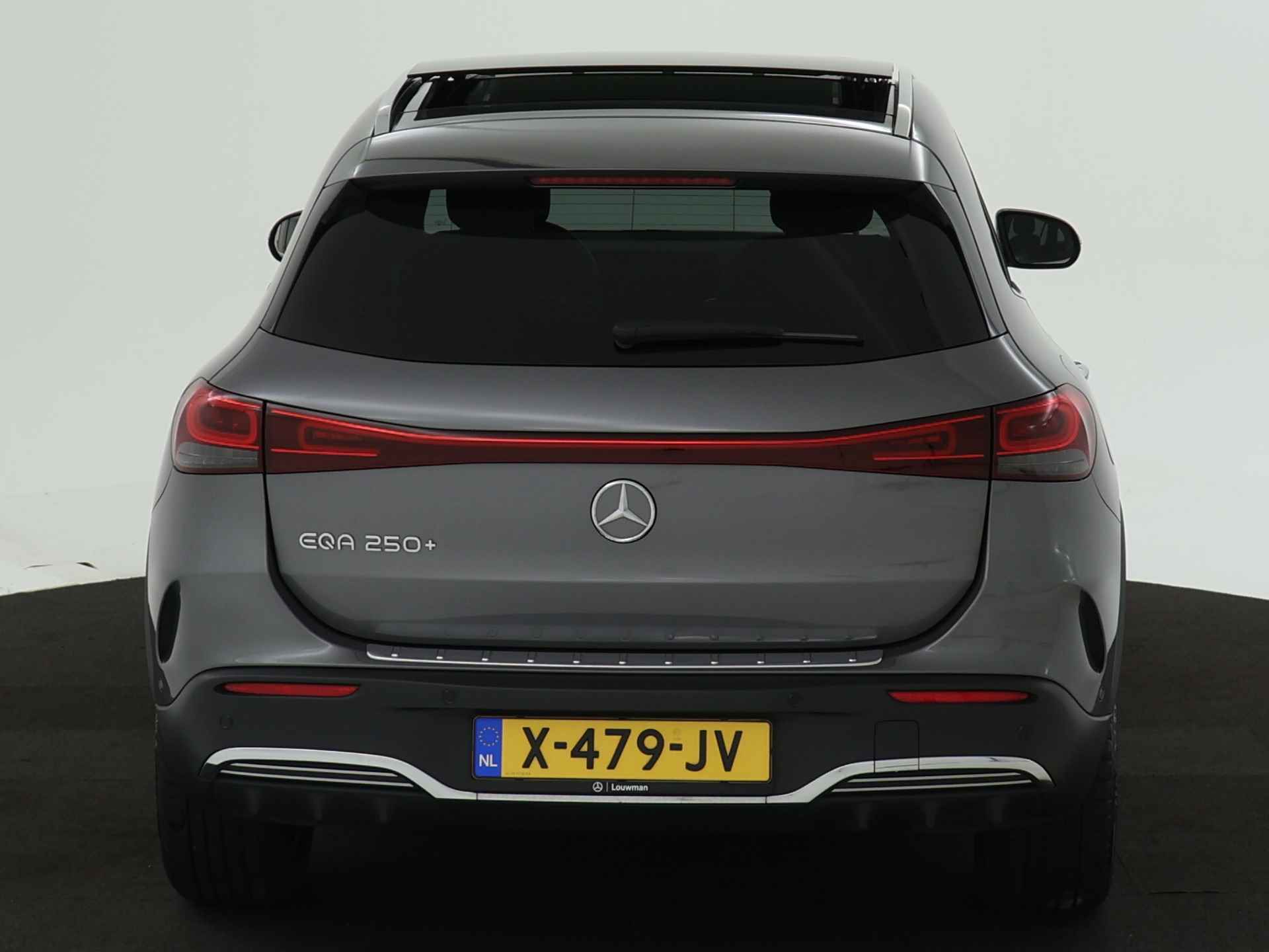 Mercedes-Benz EQA 250+ 71 kWh AMG Sportpakket | Panoramaschuifdak | Alarm | Dode Hoek Ass | Memory | Augmented Reality | Parkeerpakket met 360°-camera | KEYLESS-GO comfort pakket | Sfeerverlichting | - 30/44