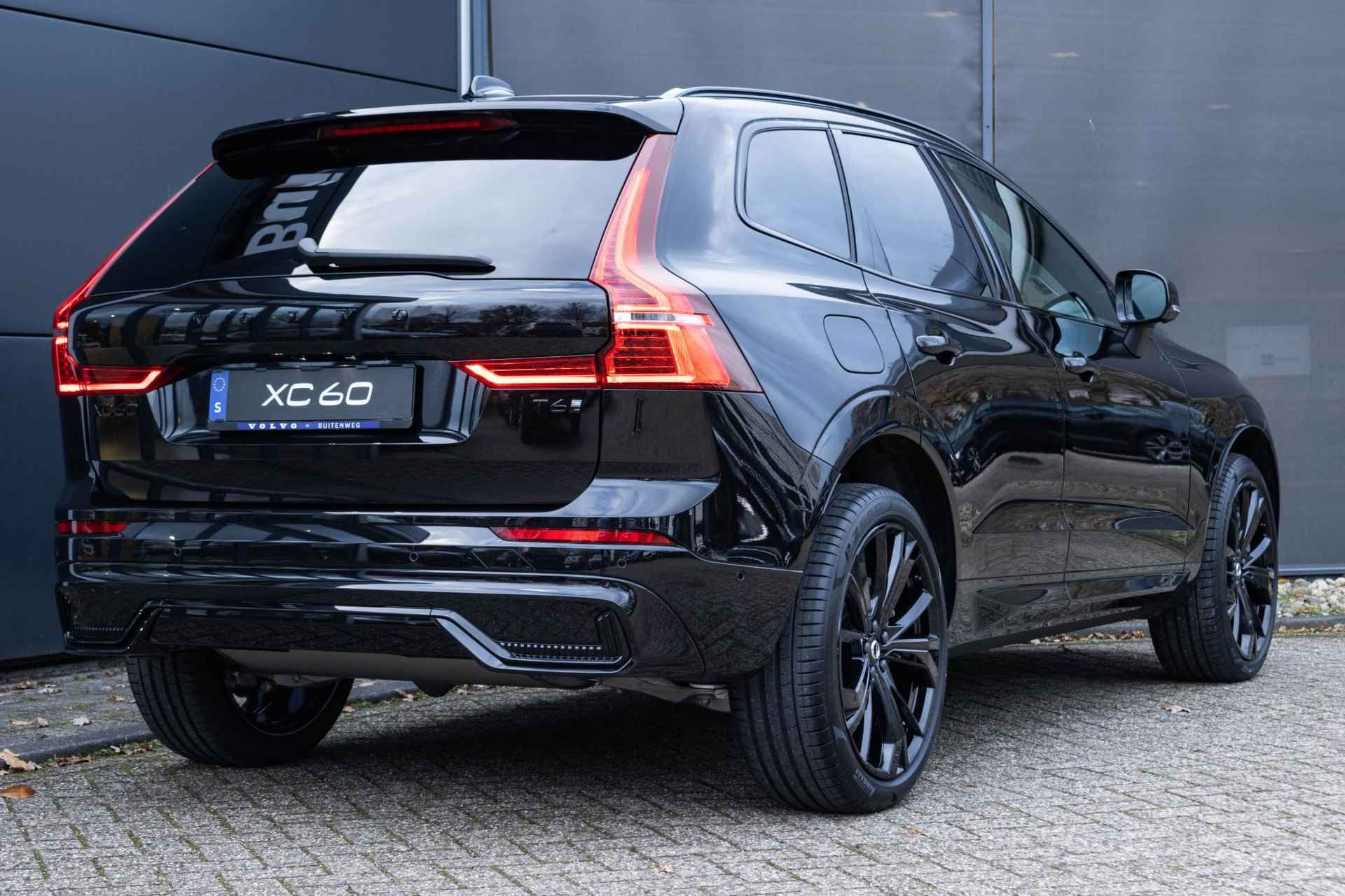 Volvo XC60 2.0 T6 Plug-in hybrid AWD Plus Black Edition Volvo XC60 2.0 Recharge T6 AWD Plus Black Edition 360 graden Camera | 21 Inch LMV | Donker getinte ramen - 4/45