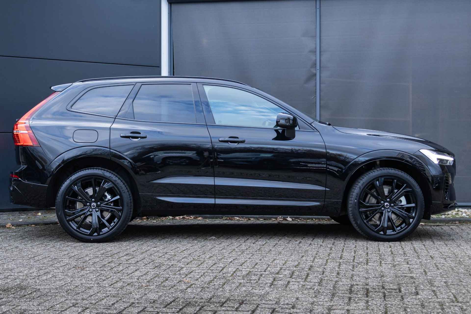 Volvo XC60 2.0 T6 Plug-in hybrid AWD Plus Black Edition Volvo XC60 2.0 Recharge T6 AWD Plus Black Edition 360 graden Camera | 21 Inch LMV | Donker getinte ramen - 5/45