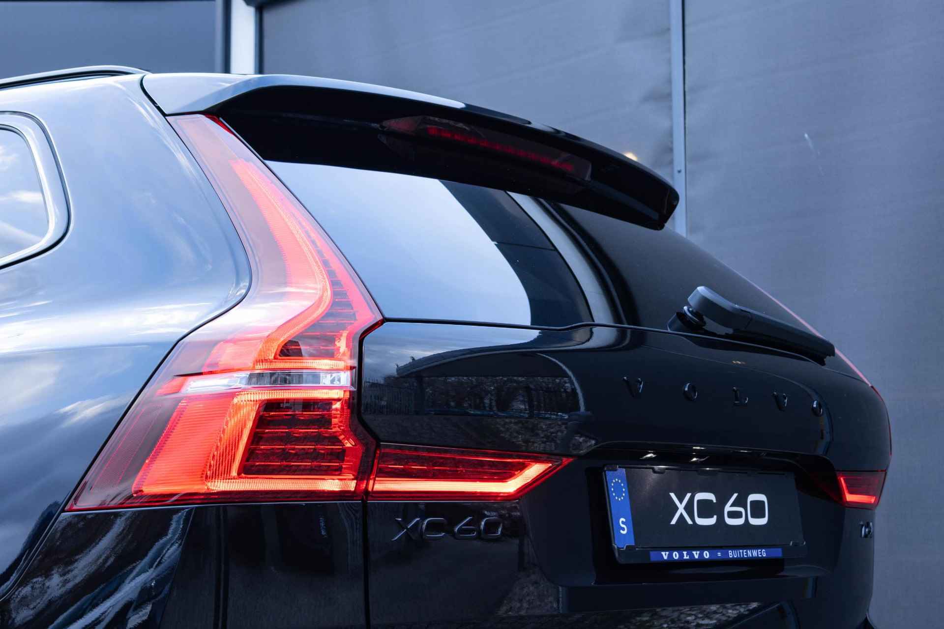 Volvo XC60 2.0 T6 Plug-in hybrid AWD Plus Black Edition Volvo XC60 2.0 Recharge T6 AWD Plus Black Edition 360 graden Camera | 21 Inch LMV | Donker getinte ramen - 16/45