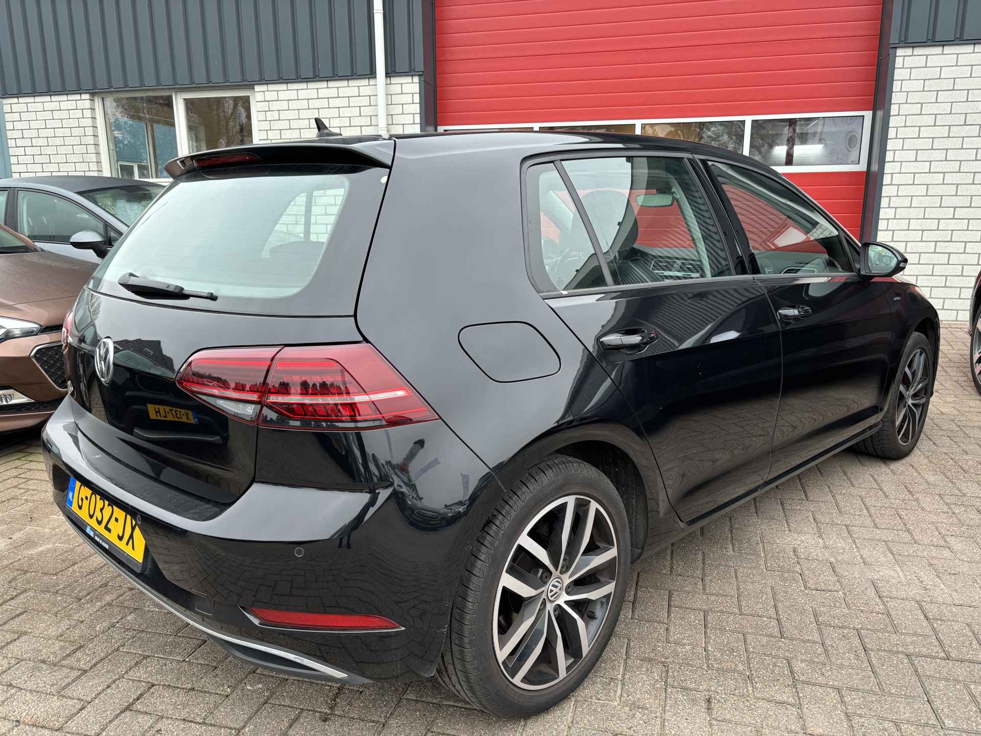 Volkswagen Golf 1.0 TSI Comfortline Business STOELVERW / NAVI / CARPLAY / CLIMA / PDC / BLUETOOTH / ACC / NL-AUTO - 3/7