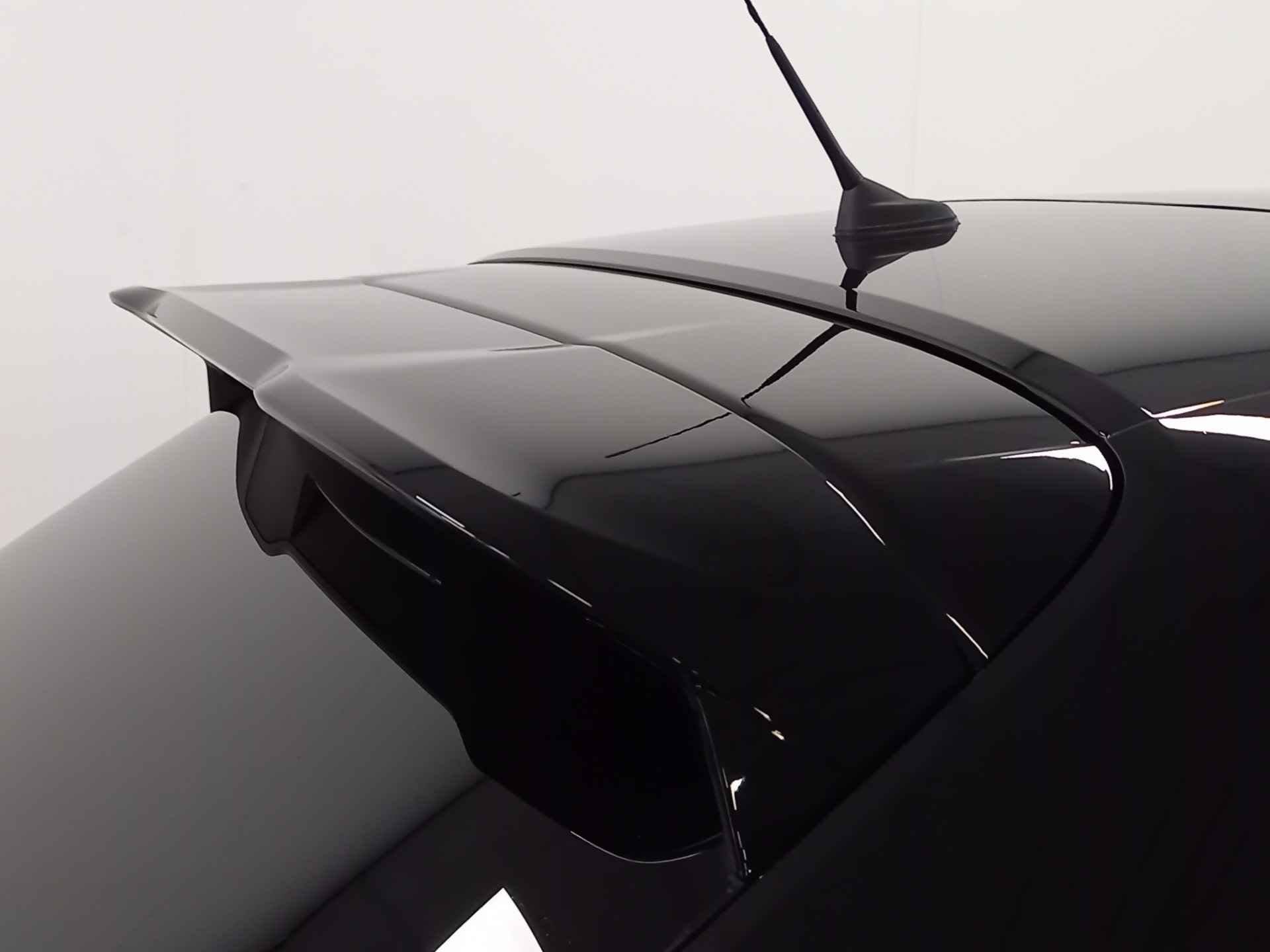 Peugeot 208 1.2 PureTech Allure met o.a. Panoramadak, 3D I-Cockpit en Camera! - 35/46