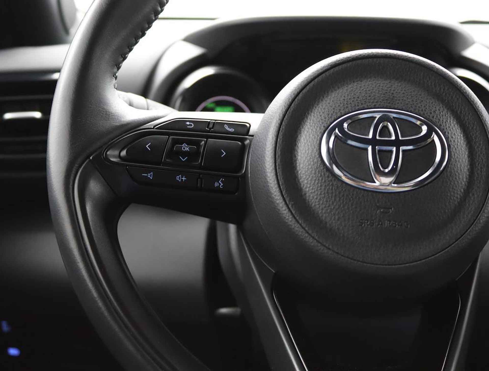 Toyota Yaris 1.5 Hybrid Executive Limited | Half lederen bekleding | Apple carplay/Android auto | - 19/55