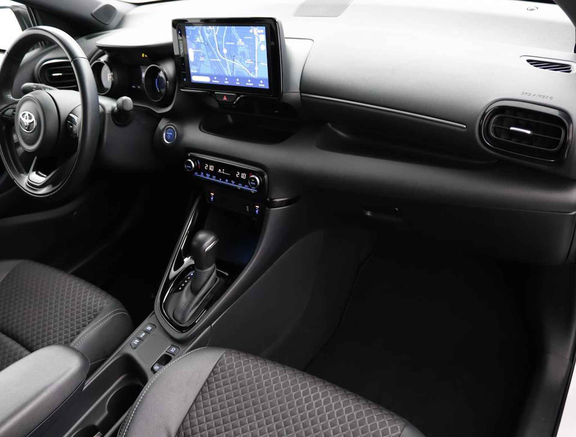 Toyota Yaris 1.5 Hybrid Executive Limited | Half lederen bekleding | Apple carplay/Android auto | - 51/55