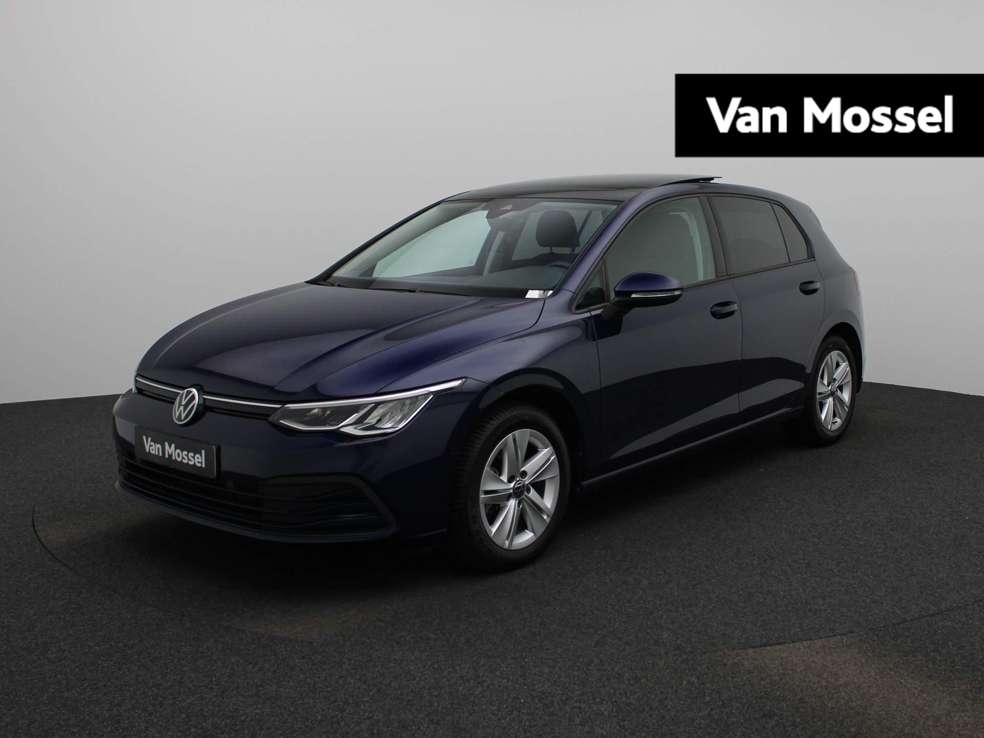 Volkswagen Golf 1.5 eTSI Life | DEMO | PANORAMADAK | NAVIGATIE | DODENHOEK ASSISTENT | PARKEERSENSOREN V+A | CLIMATE CONTROL | ADAPTIVE CRUISE CONTROL | SFEERVERLICHTING | APPLE CARPLAY/ANDROID AUTO |