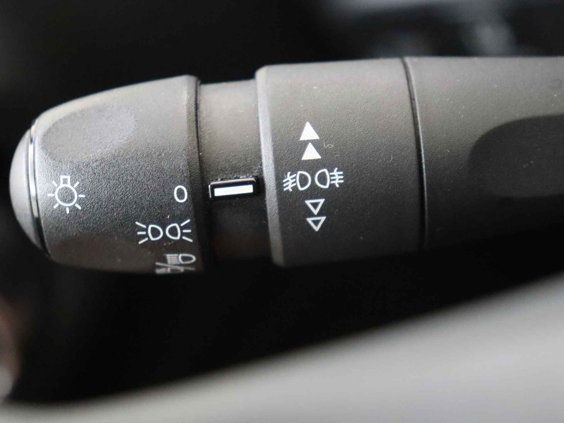 Citroën C3 1.2 PureTech S&S Feel 5 deurs | Climate Control | Navigatie | Parkeerhulp Achter - 27/40