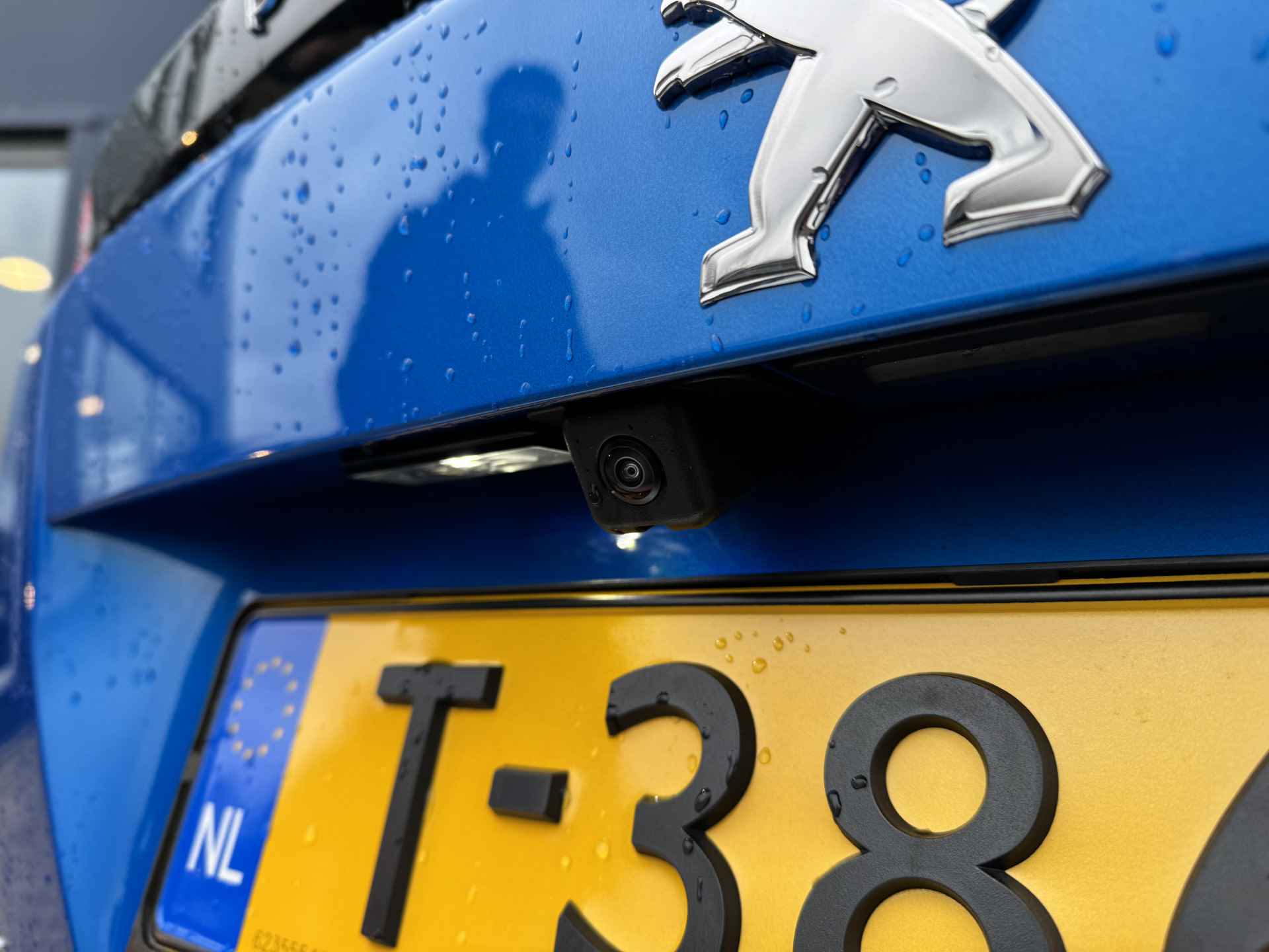Peugeot e-2008 EV GT 50 kWh | Schuif/Kantel dak | Camera | Sensoren V/A | ACC | Stoelverwarming | Keyless | Navi | Carplay - 17/45