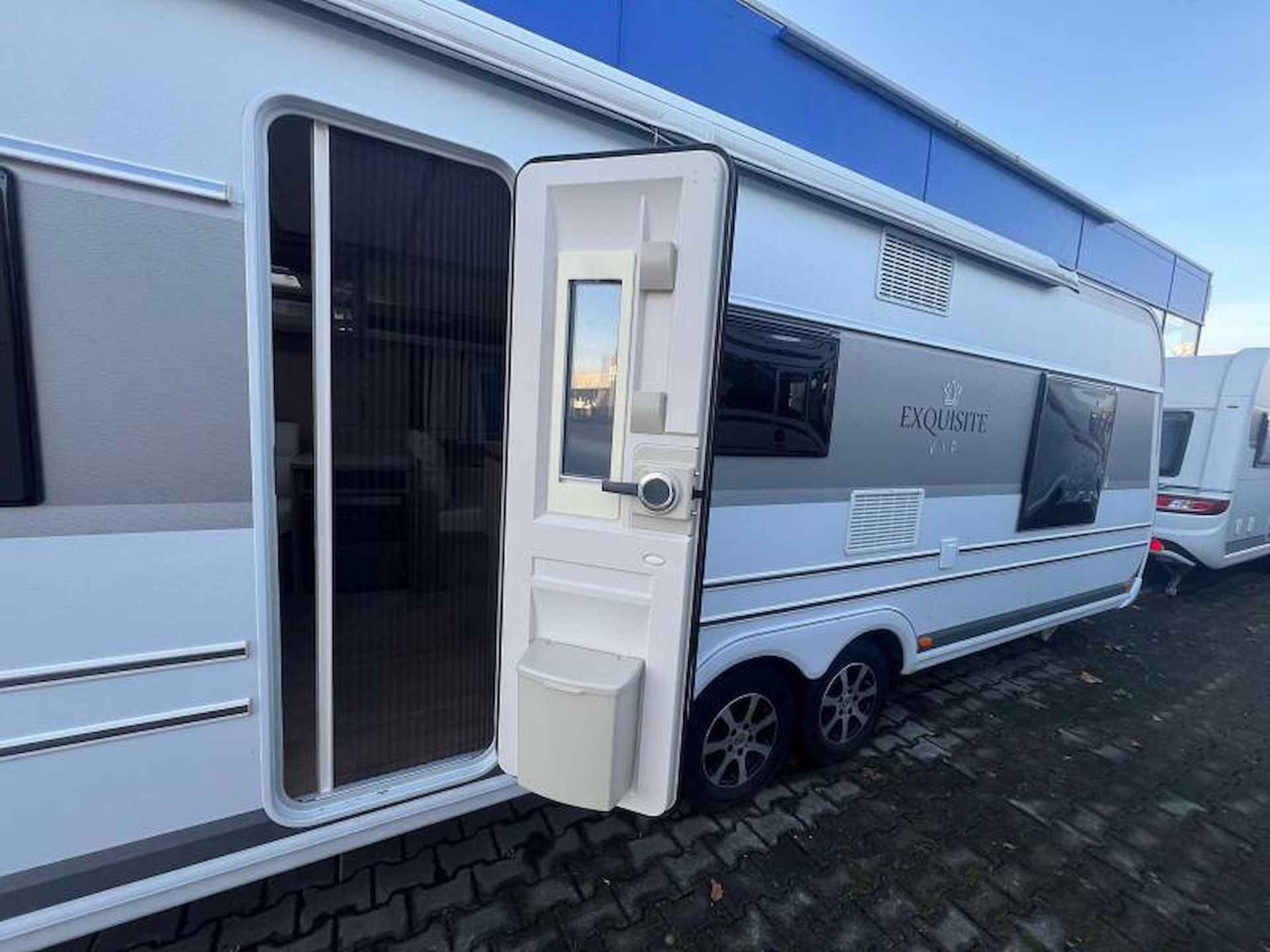 LMC Exquisite 655 VIP Keurige caravan - 4/18