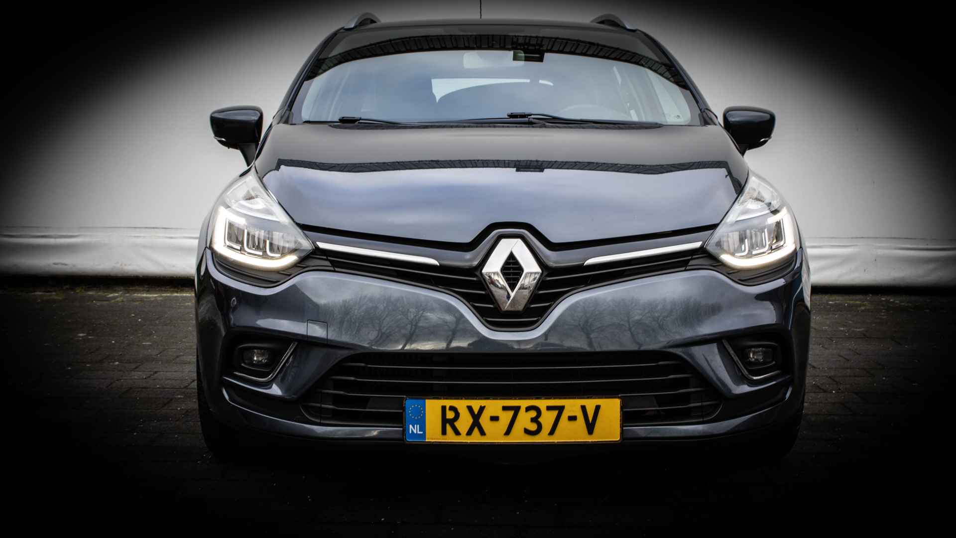 Renault Clio Estate 1.5 dCi Ecoleader Intens Navigatie/ Pdc/ Tel. bluetooth/ Cruise control/ Half leer/ Lmv - 8/29