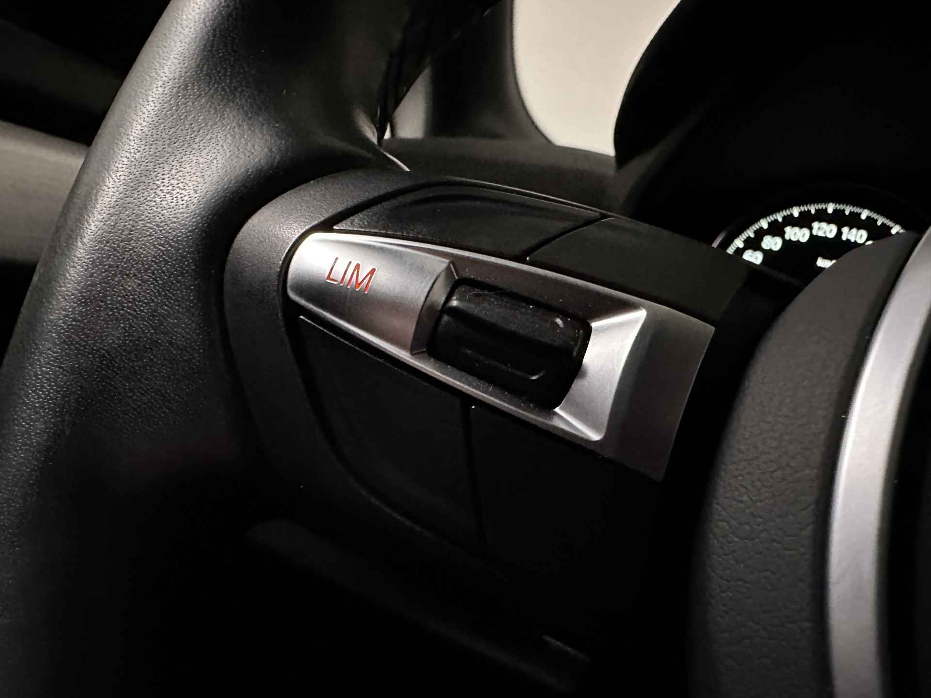 BMW 2 Serie Active Tourer 225xe Plug in Hybrid PHEV | Camera | Sportstoelen Leder | Carplay | Led | Head-up Display | Navi Prof | - 15/38