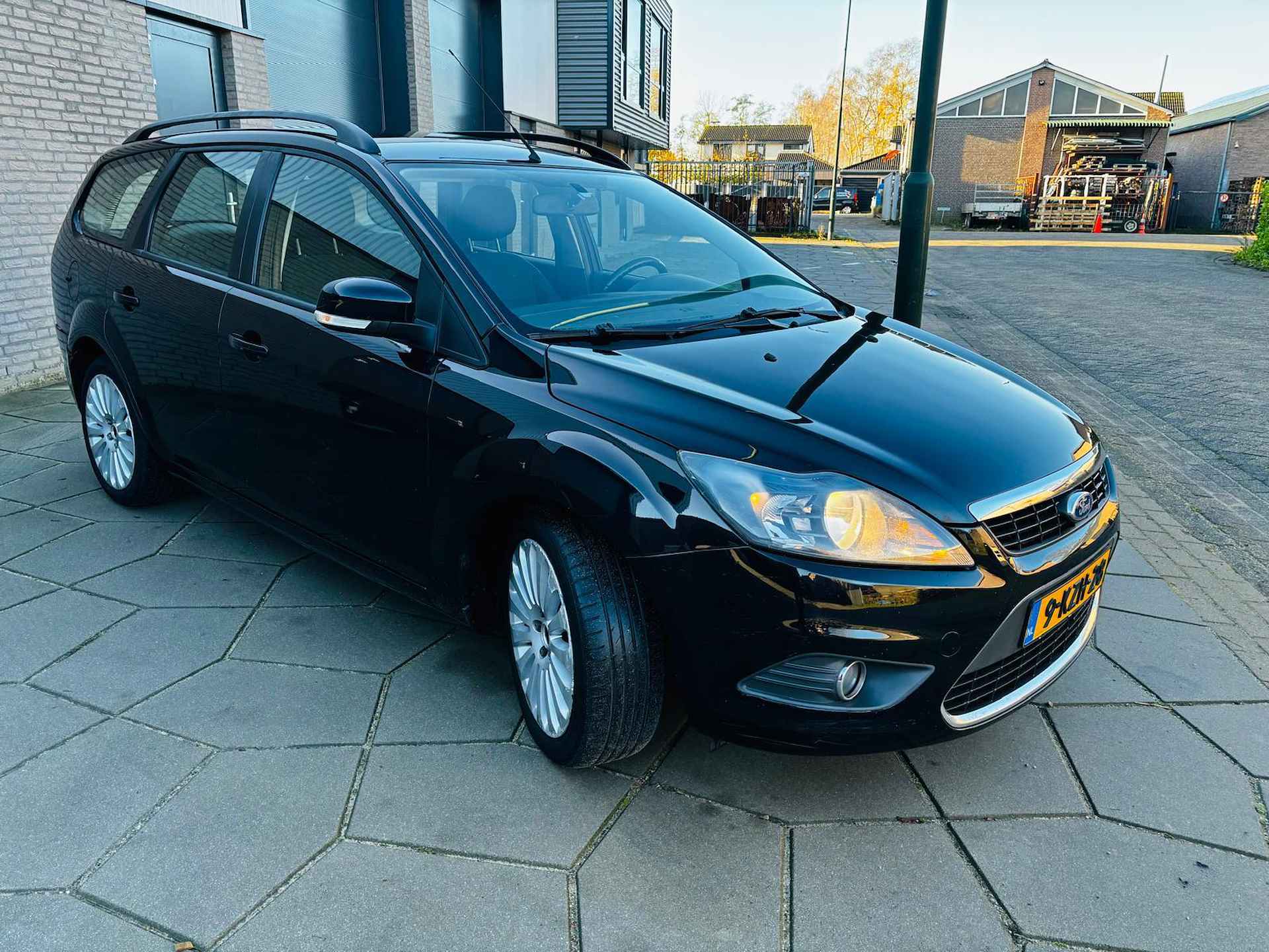 Ford Focus Wagon 2.0 TDCi Titanium|Station|Trekhaak|Airco|Cruise-Control|Dakrails|Metallic - 4/24