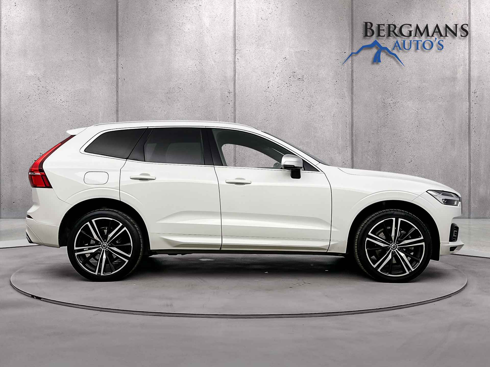 Volvo XC60 2.0 T8 Twin Engine AWD R-Design // LUCHTVERING // 21 INCH // 1e EIGENAAR // - 9/27