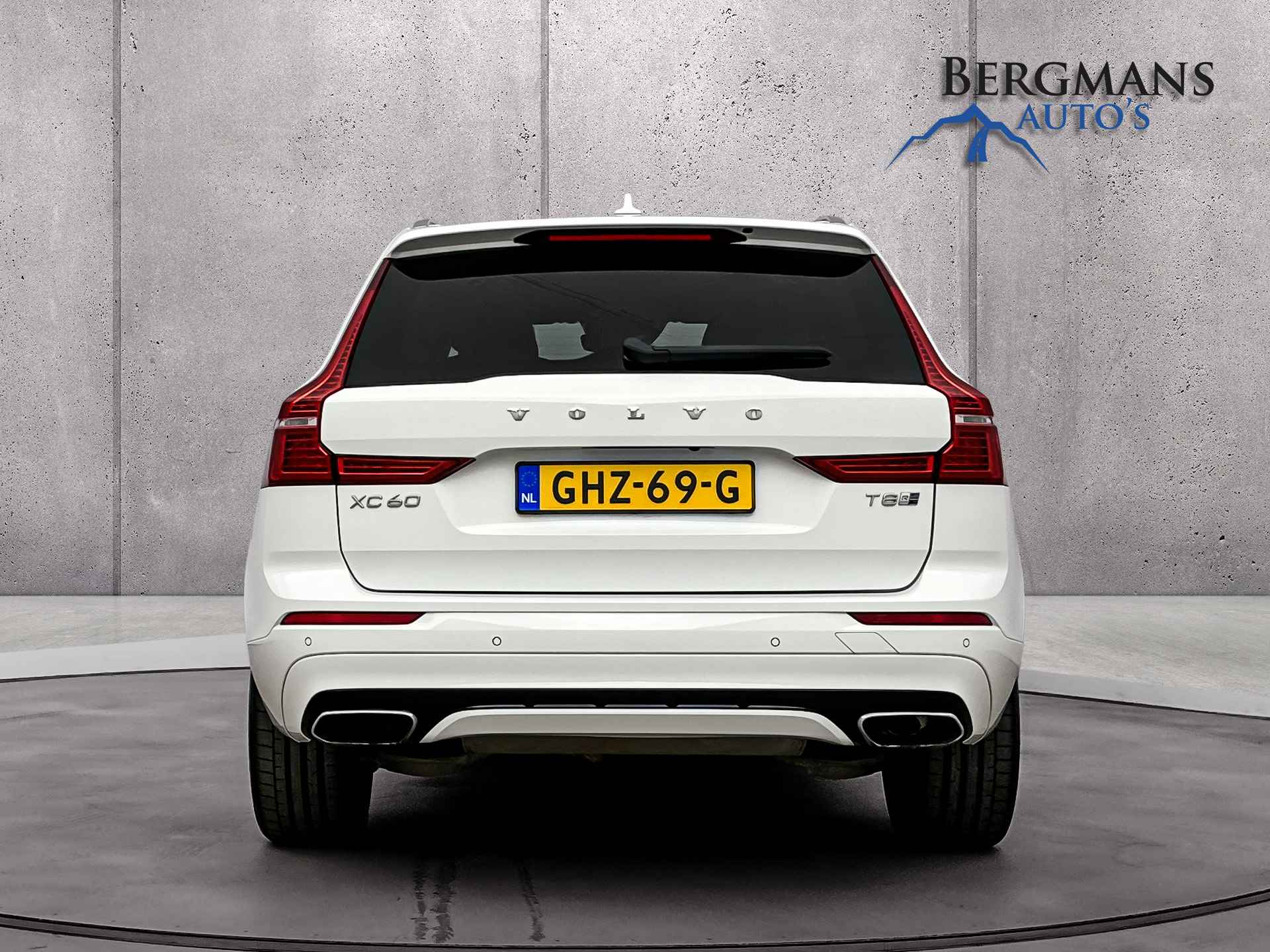 Volvo XC60 2.0 T8 Twin Engine AWD R-Design // LUCHTVERING // 21 INCH // 1e EIGENAAR // - 21/27