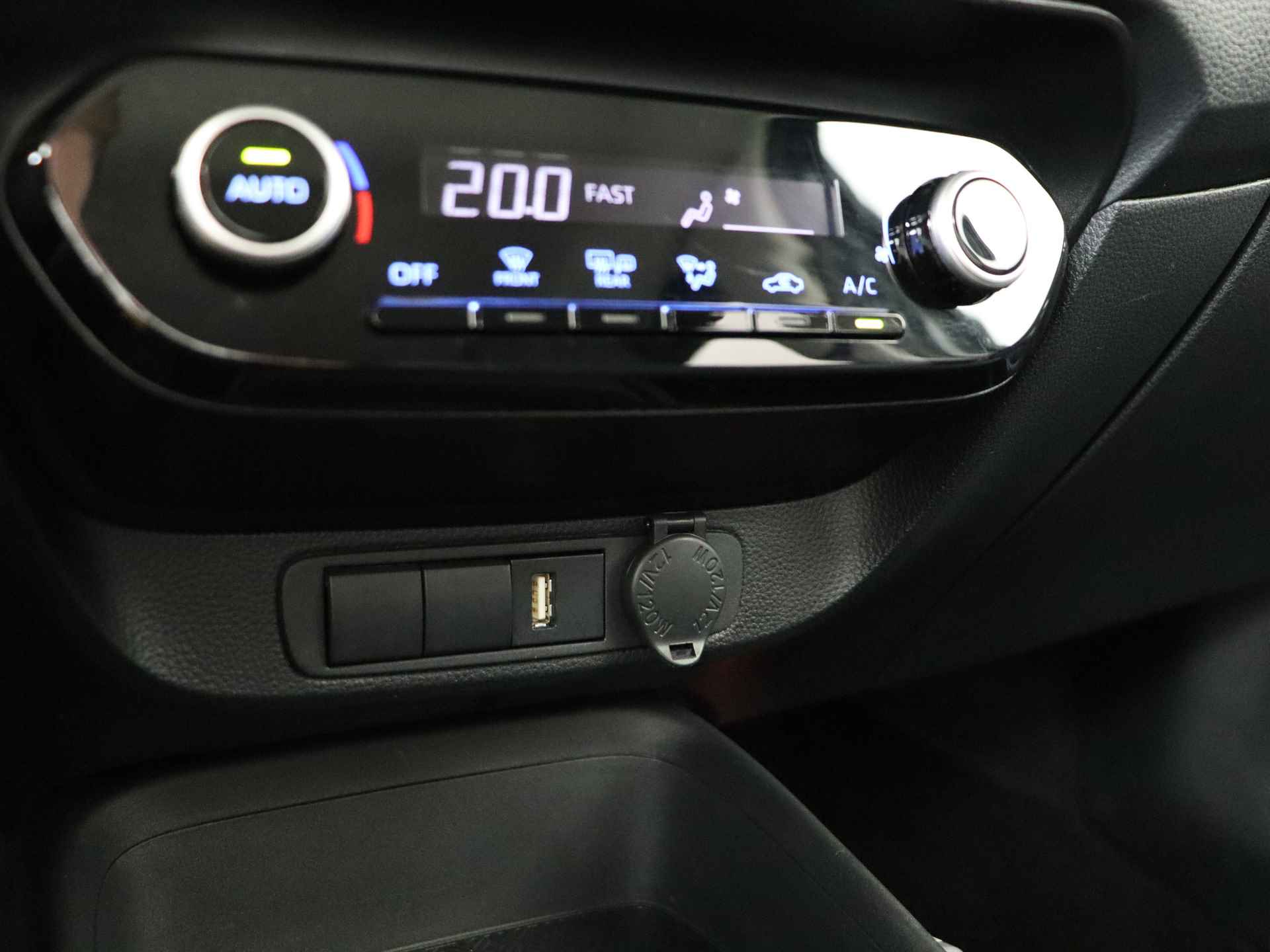 Toyota Aygo X 1.0 VVT-i MT first | 1e Eigenaar | Camera | Cruise Control/Adaptive | LED | DAB+ | Climate Control | - 12/44