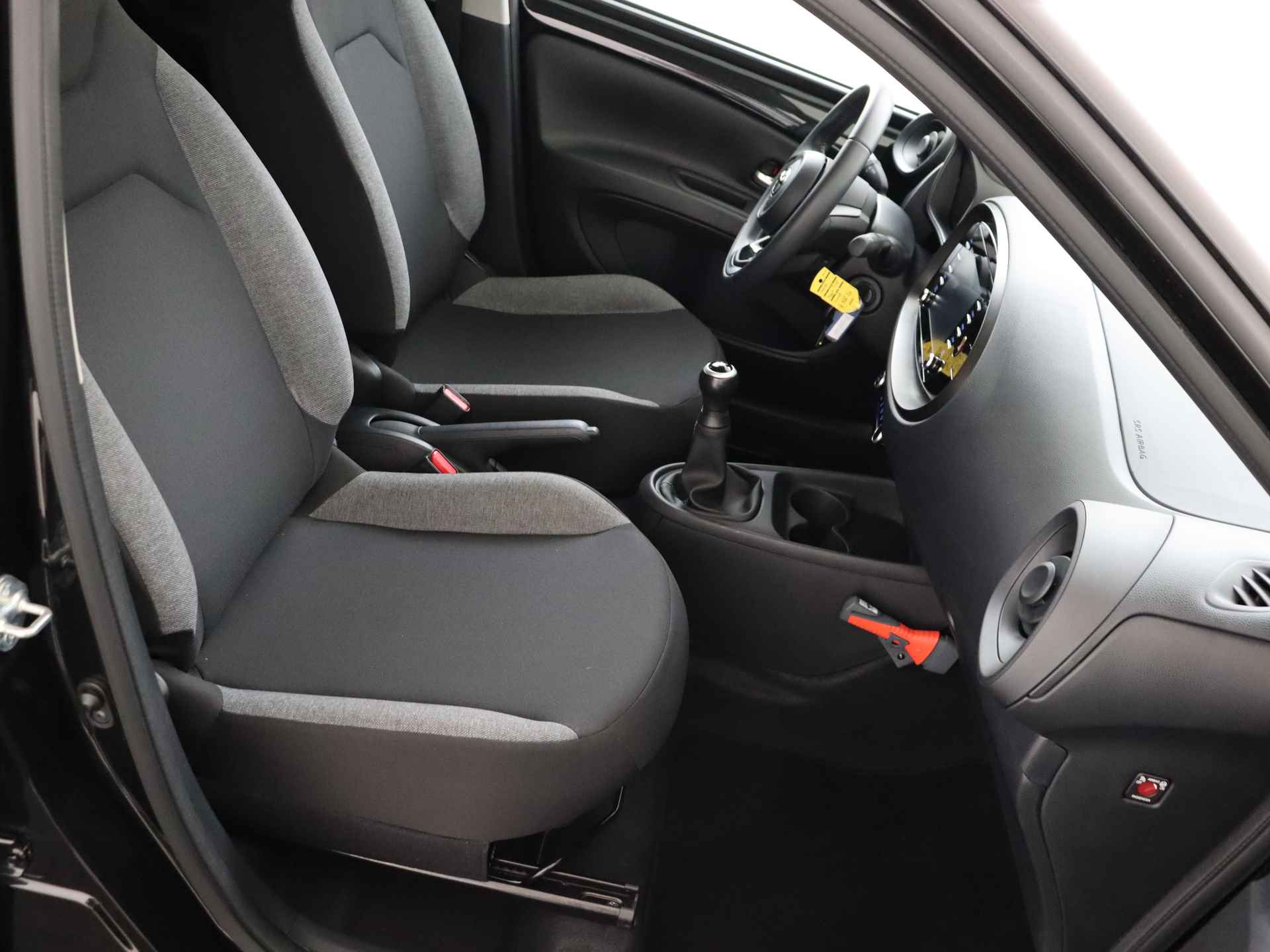 Toyota Aygo X 1.0 VVT-i MT first | 1e Eigenaar | Camera | Cruise Control/Adaptive | LED | DAB+ | Climate Control | - 30/44