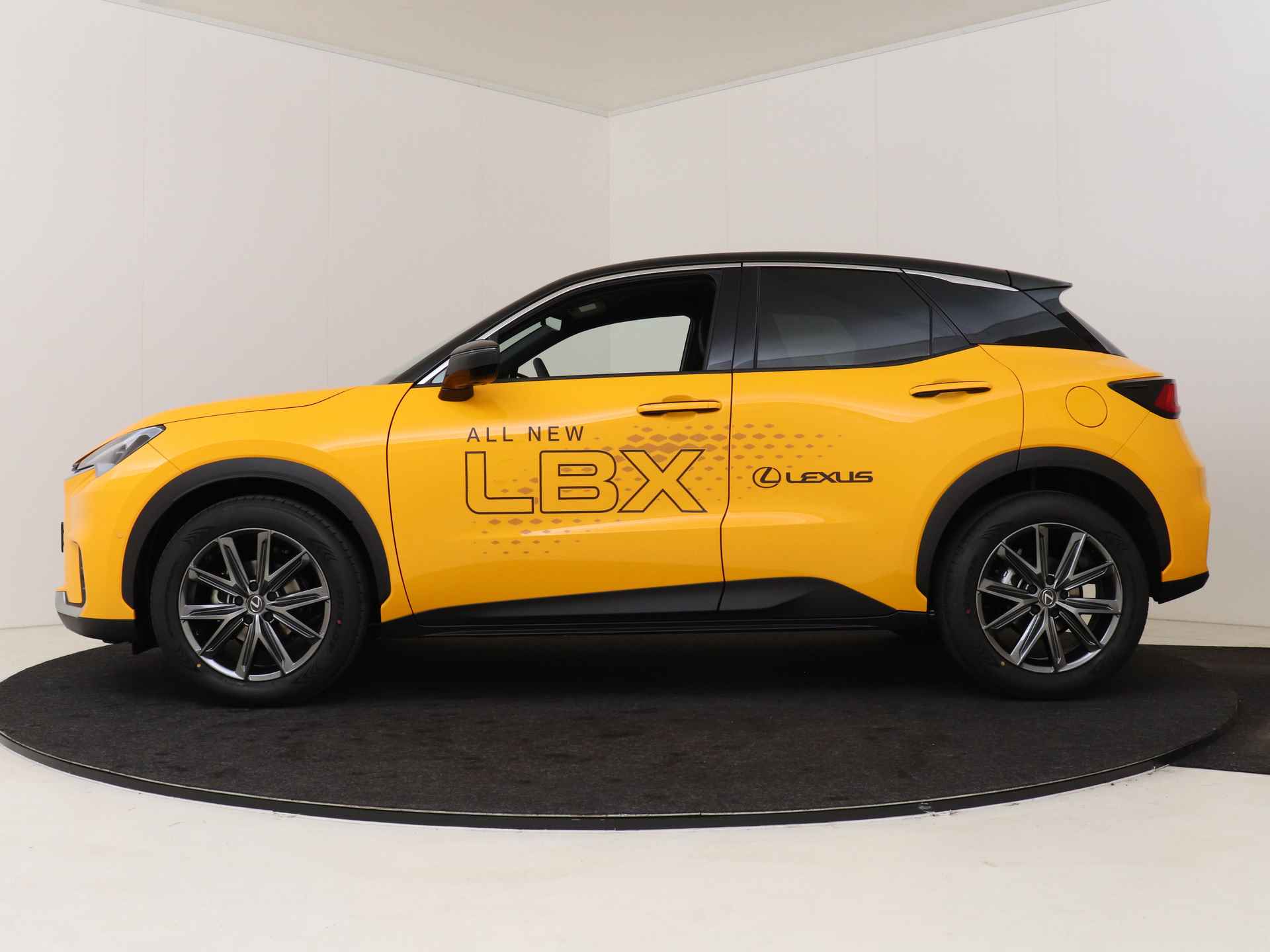 Lexus LBX Relax 2WD | Memory Seat | Mark Levinson | 360 Camera | - 4/57