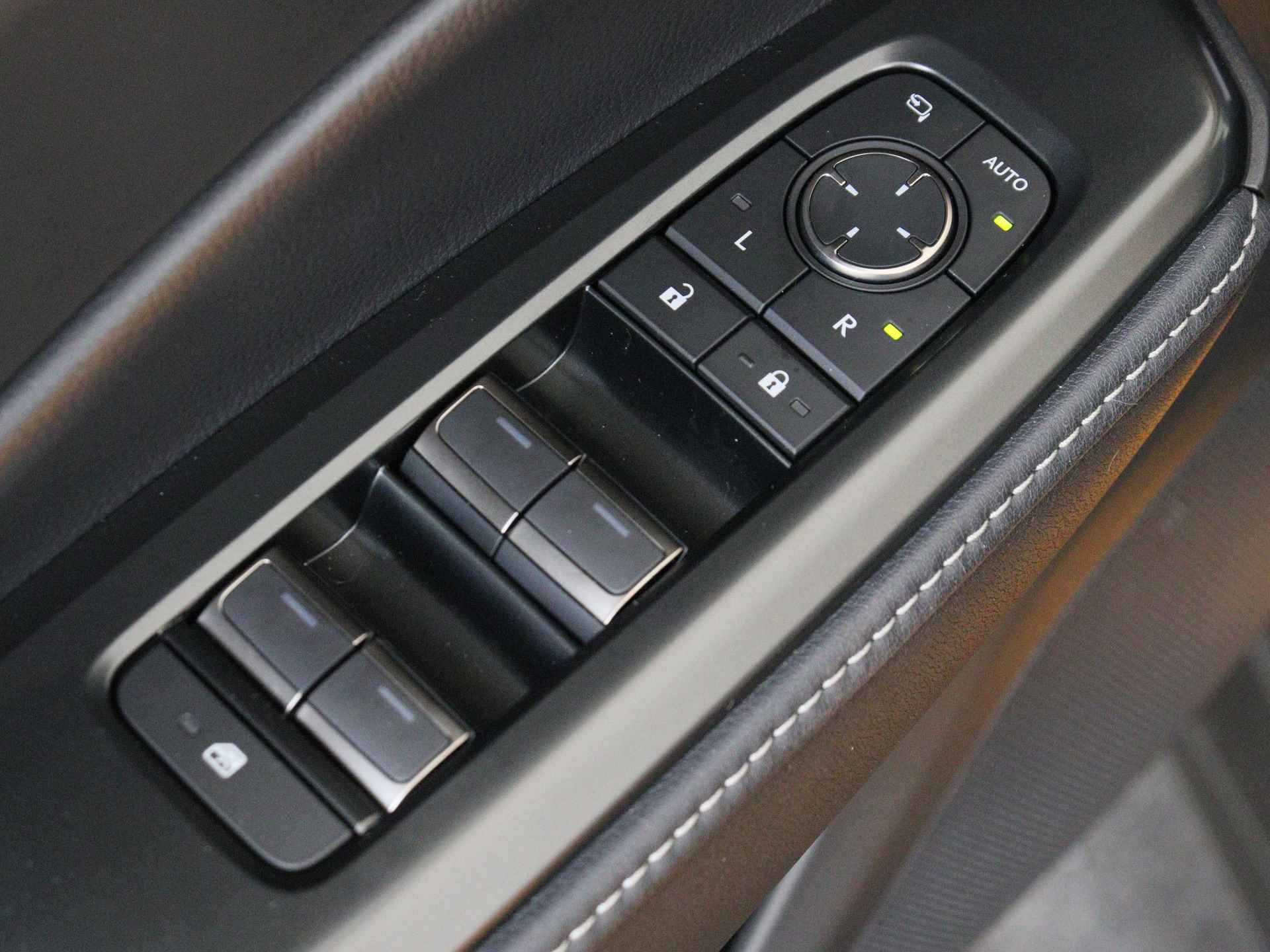 Lexus LBX Relax 2WD | Memory Seat | Mark Levinson | 360 Camera | - 31/57