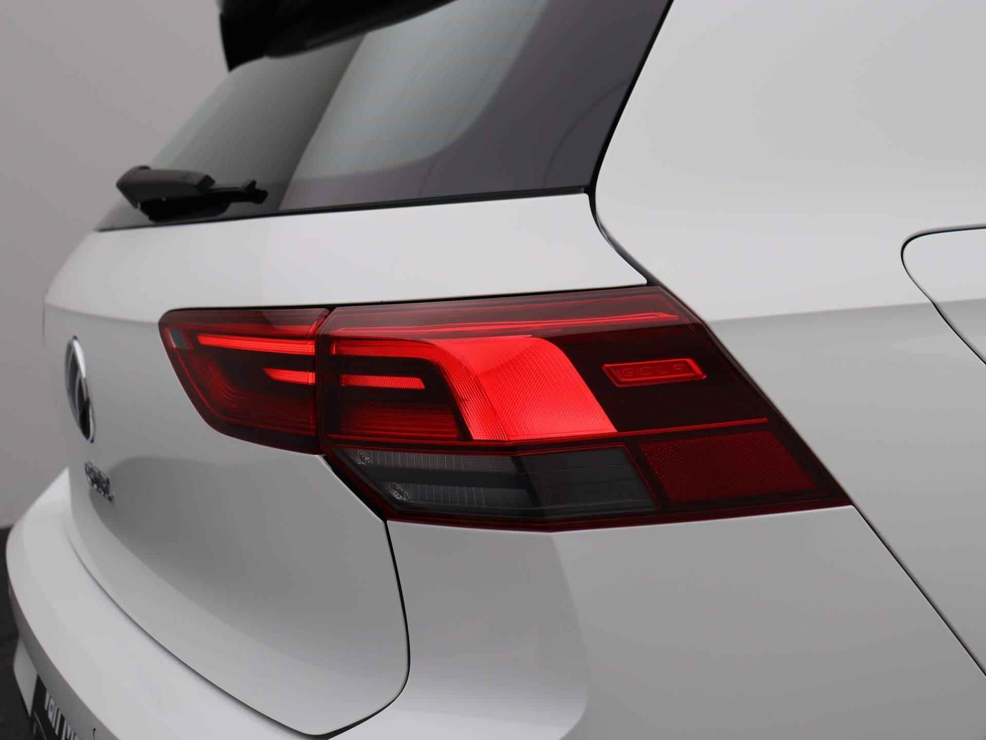 Volkswagen Golf 1.4 eHybrid GTE 245 PK | Automaat | Navigatie | Adaptive Cruise Control | Climate Control | Stoelverwarming | Parkeersensoren | Virtual Cockpit | Rijprofielen | LED | Lichtmetalen velgen | - 36/44