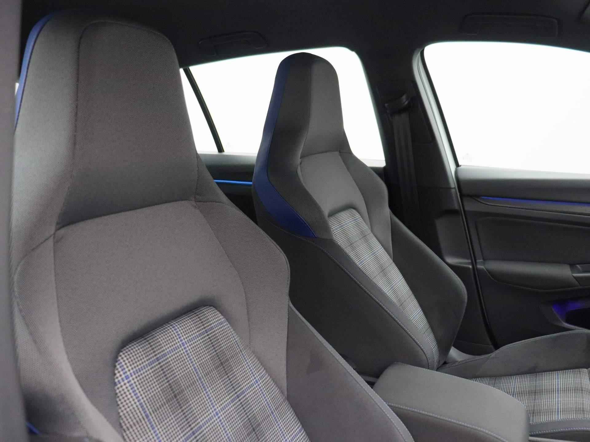 Volkswagen Golf 1.4 eHybrid GTE 245 PK | Automaat | Navigatie | Adaptive Cruise Control | Climate Control | Stoelverwarming | Parkeersensoren | Virtual Cockpit | Rijprofielen | LED | Lichtmetalen velgen | - 38/44