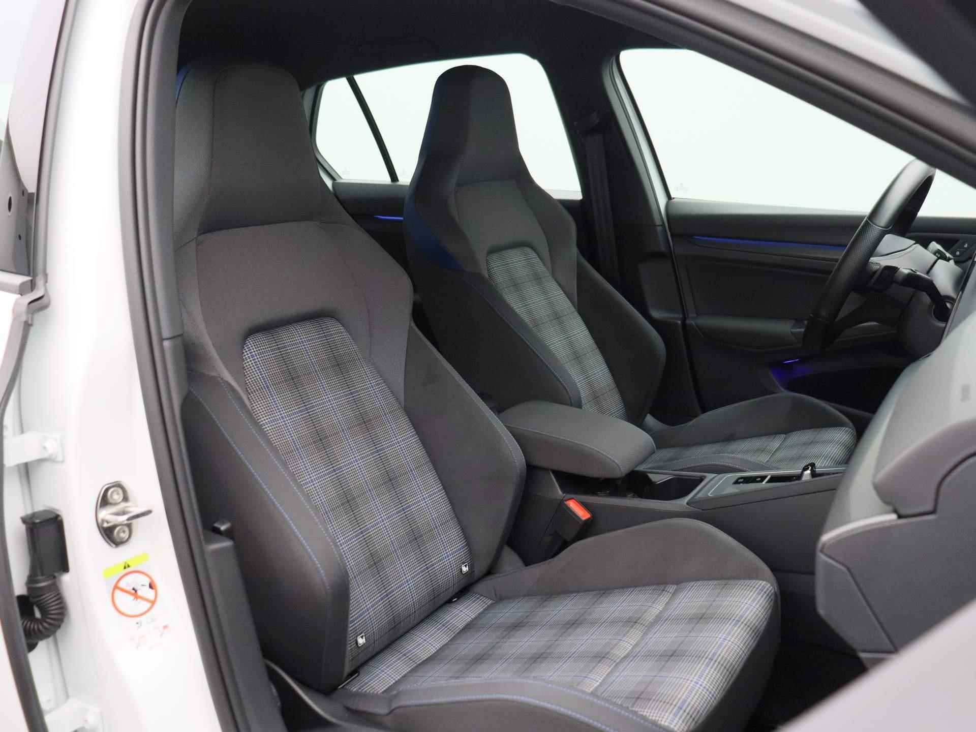 Volkswagen Golf 1.4 eHybrid GTE 245 PK | Automaat | Navigatie | Adaptive Cruise Control | Climate Control | Stoelverwarming | Parkeersensoren | Virtual Cockpit | Rijprofielen | LED | Lichtmetalen velgen | - 39/44