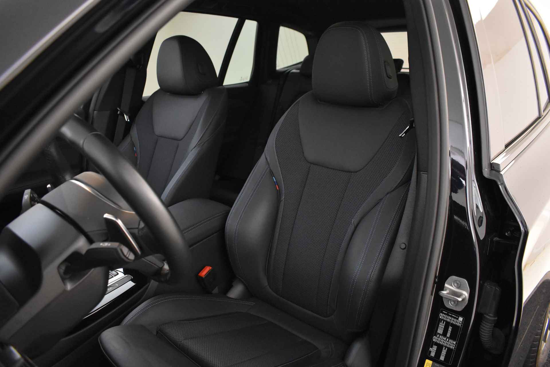 BMW X3 xDrive30e Executive M Sport Automaat / Trekhaak / Sportstoelen / Adaptieve LED / Comfort Access / Head-Up / Parking Assistant / Gesture Control - 6/52