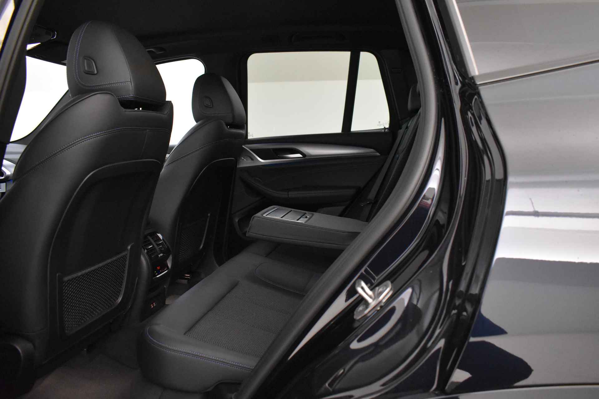 BMW X3 xDrive30e Executive M Sportpakket / Trekhaak / Sportstoelen / Adaptieve LED / Comfort Access / Head-Up / Parking Assistant / Gesture Control - 9/52
