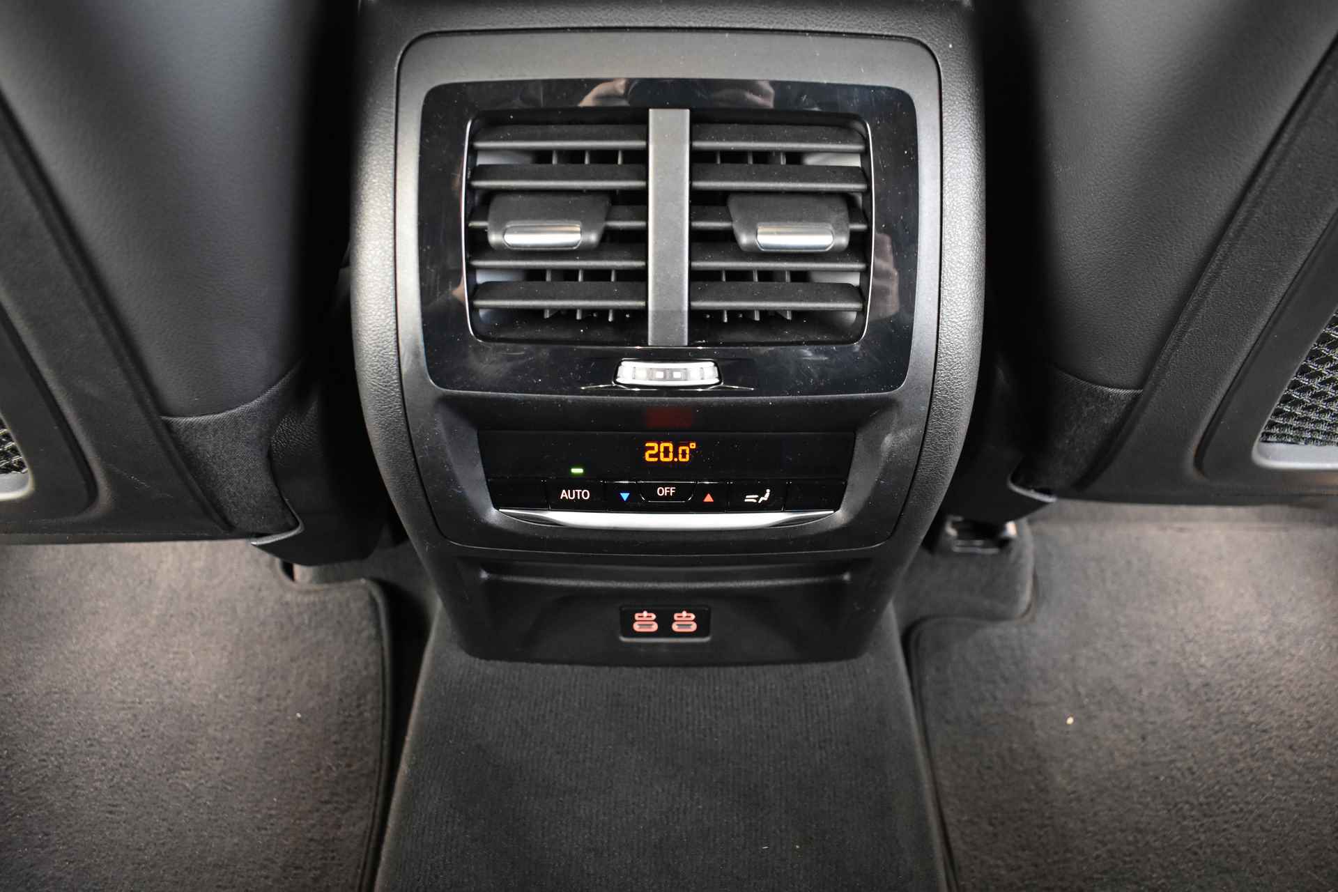 BMW X3 xDrive30e Executive M Sportpakket / Trekhaak / Sportstoelen / Adaptieve LED / Comfort Access / Head-Up / Parking Assistant / Gesture Control - 11/52