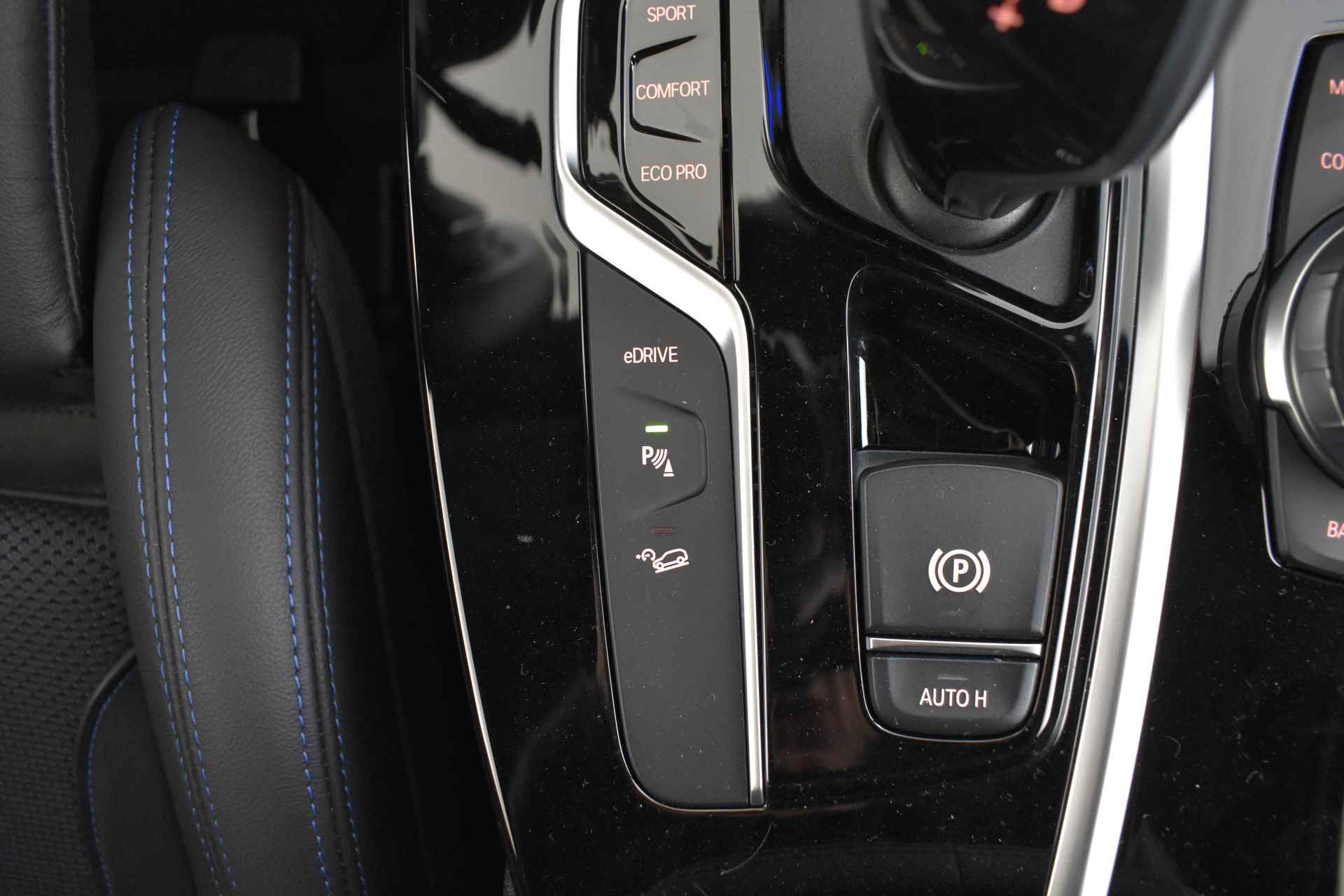 BMW X3 xDrive30e Executive M Sportpakket / Trekhaak / Sportstoelen / Adaptieve LED / Comfort Access / Head-Up / Parking Assistant / Gesture Control - 29/52