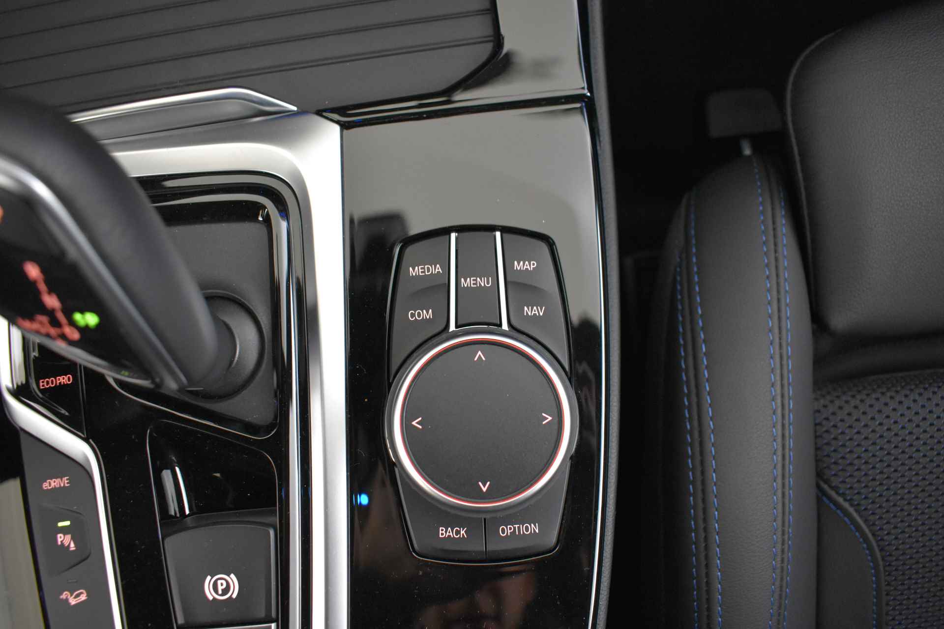 BMW X3 xDrive30e Executive M Sportpakket / Trekhaak / Sportstoelen / Adaptieve LED / Comfort Access / Head-Up / Parking Assistant / Gesture Control - 30/52