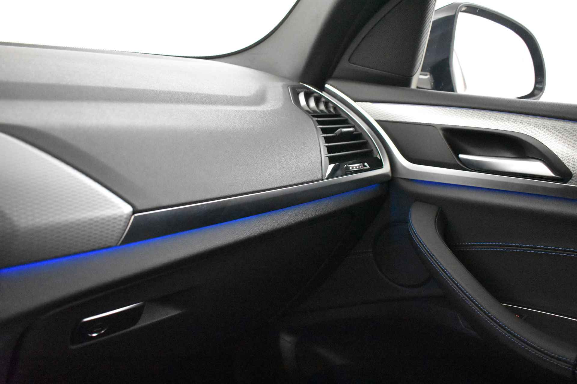 BMW X3 xDrive30e Executive M Sport Automaat / Trekhaak / Sportstoelen / Adaptieve LED / Comfort Access / Head-Up / Parking Assistant / Gesture Control - 45/52
