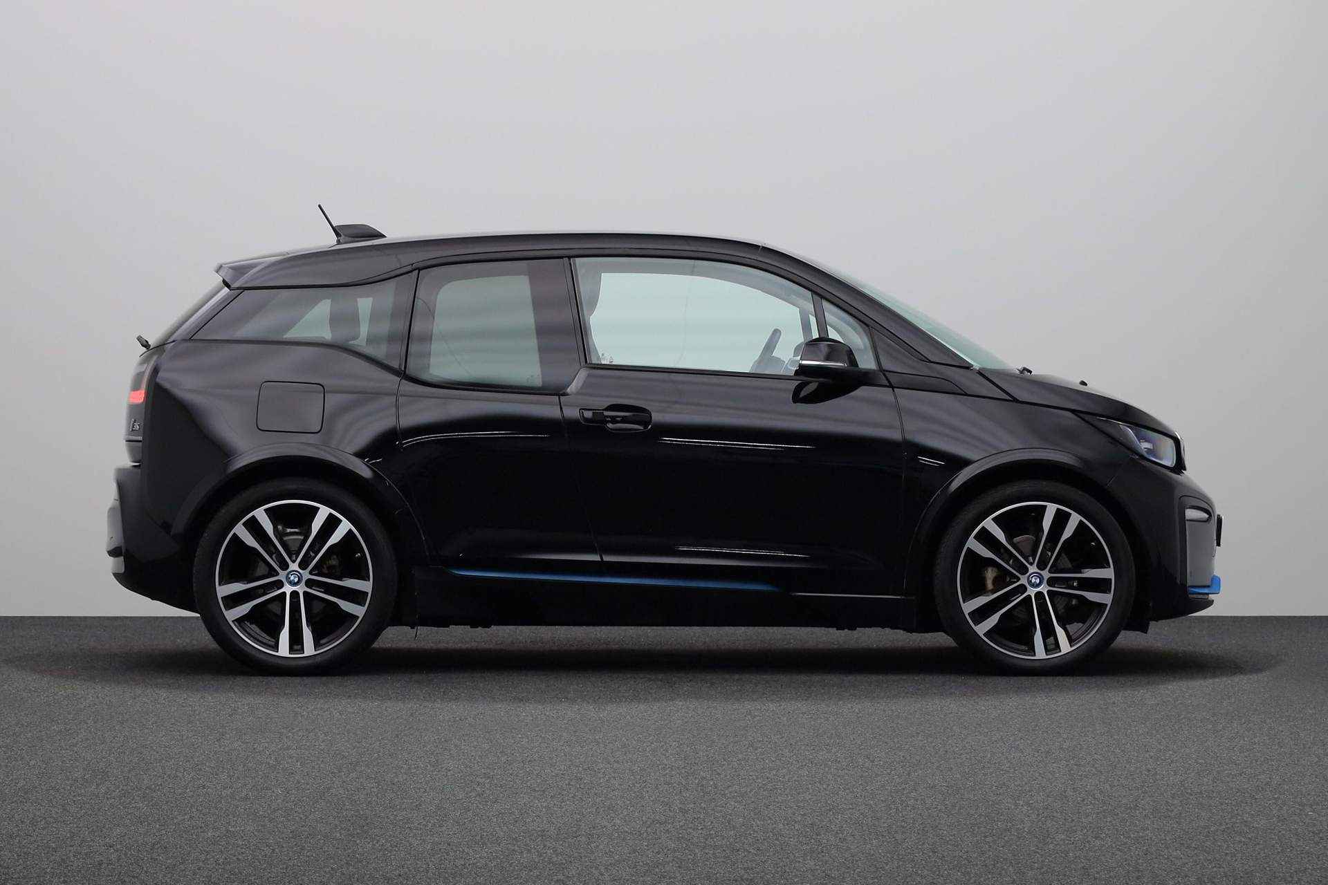 BMW i3 S Executive Edition 120Ah 42 kWh | Achteruitrijcamera | Cruise Control | PDC Voor/Achter | DAB-Tuner | - 10/25