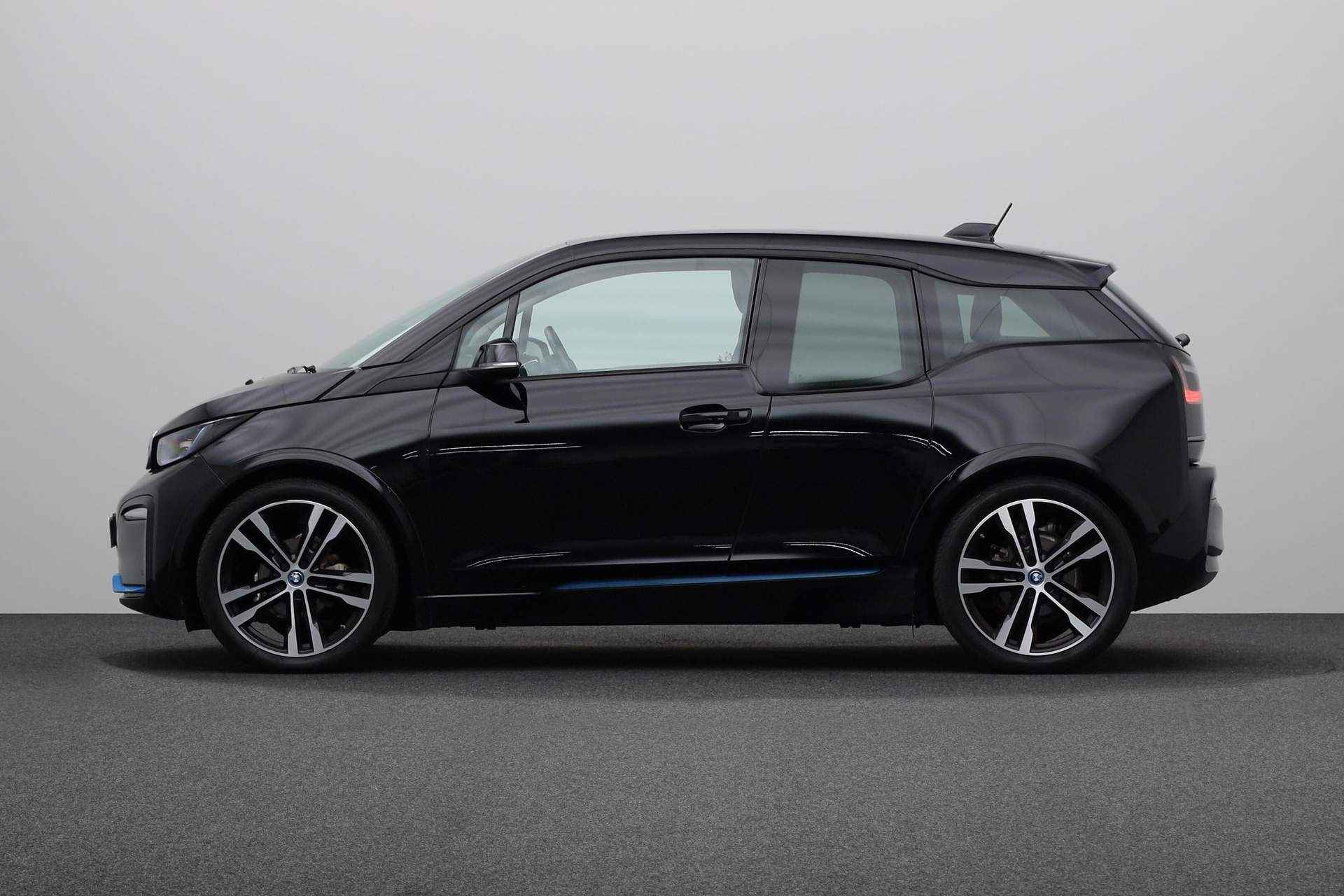 BMW i3 S Executive Edition 120Ah 42 kWh | Achteruitrijcamera | Cruise Control | PDC Voor/Achter | DAB-Tuner | - 12/25