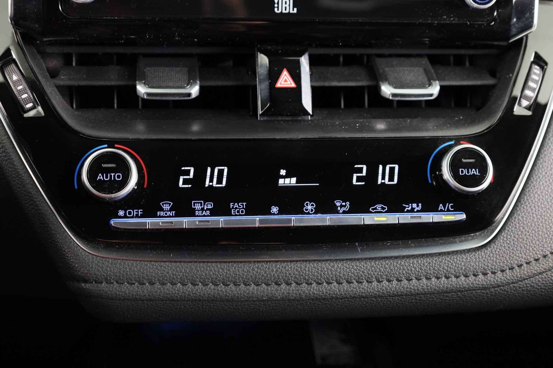 Toyota Corolla Touring Sports 2.0 Hybrid GR-Sport Plus | Navigatie | JBL-Audio | Trekhaak | - 11/42