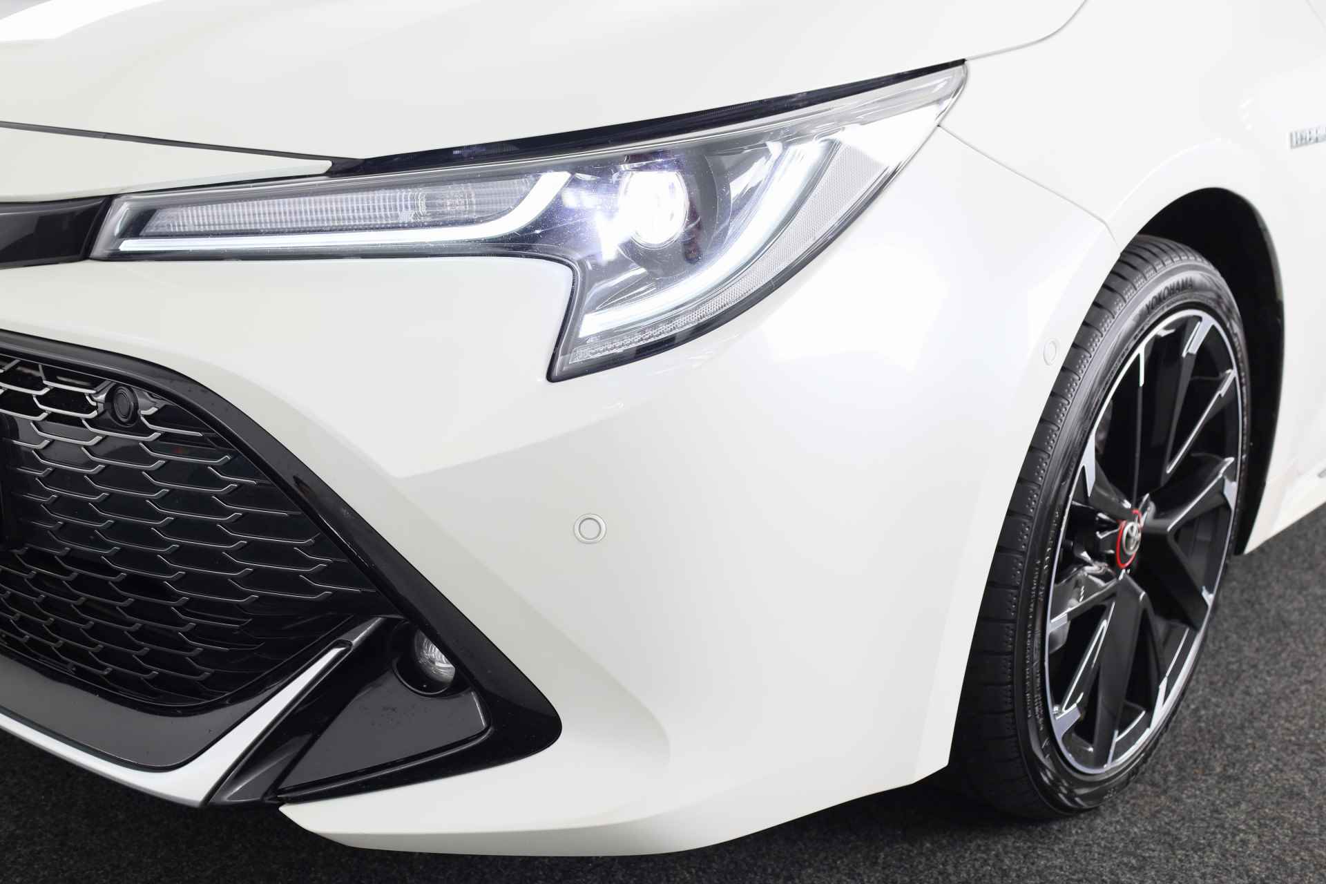 Toyota Corolla Touring Sports 2.0 Hybrid GR-Sport Plus | Navigatie | JBL-Audio | Trekhaak | - 39/42