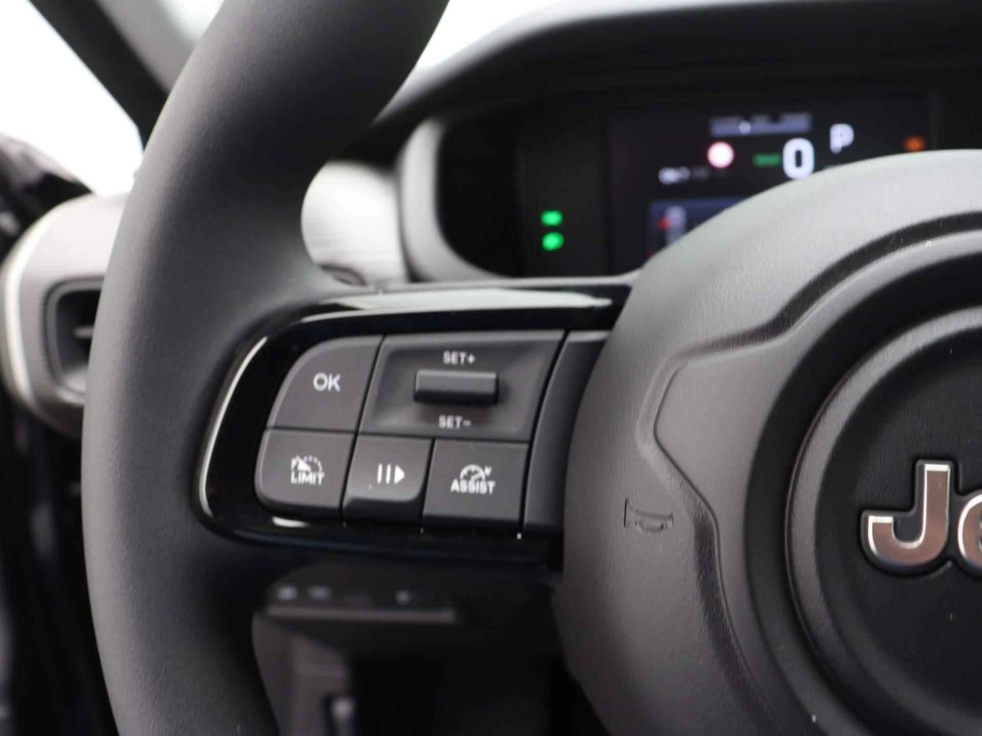 Jeep Avenger Altitude 54kWh | Stoelverwarming Voor | Parkeersensoren Achter | 16 Inch Velgen | Apple Carplay & Android Auto | - 17/25