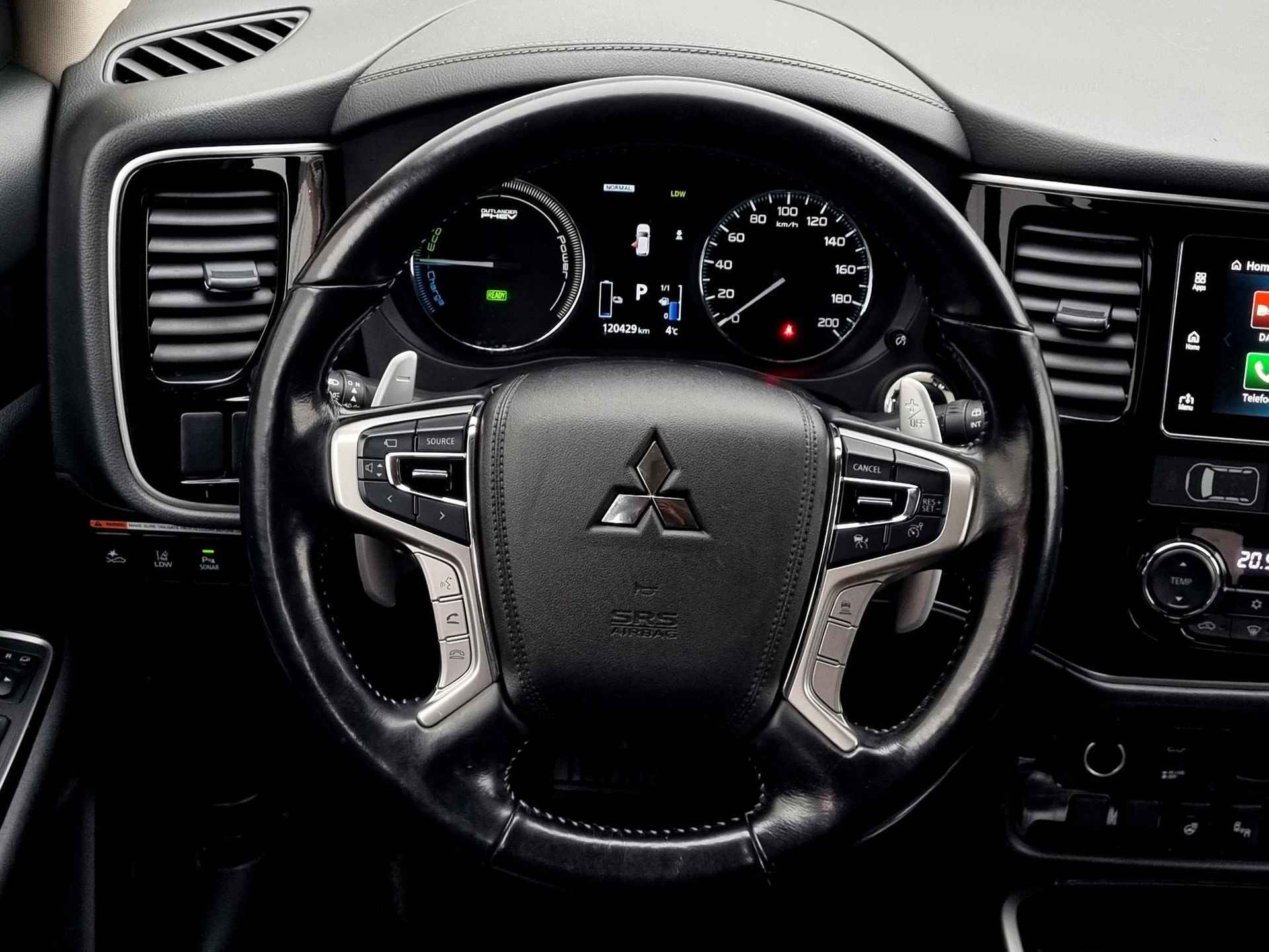 Mitsubishi Outlander 2.0 PHEV instyle+ Automaat / Schuif-Kanteldak / Dealer Onderhouden / 1500kg Trekgewicht / Navigatie via Android Auto/Apple Carplay - 45/59